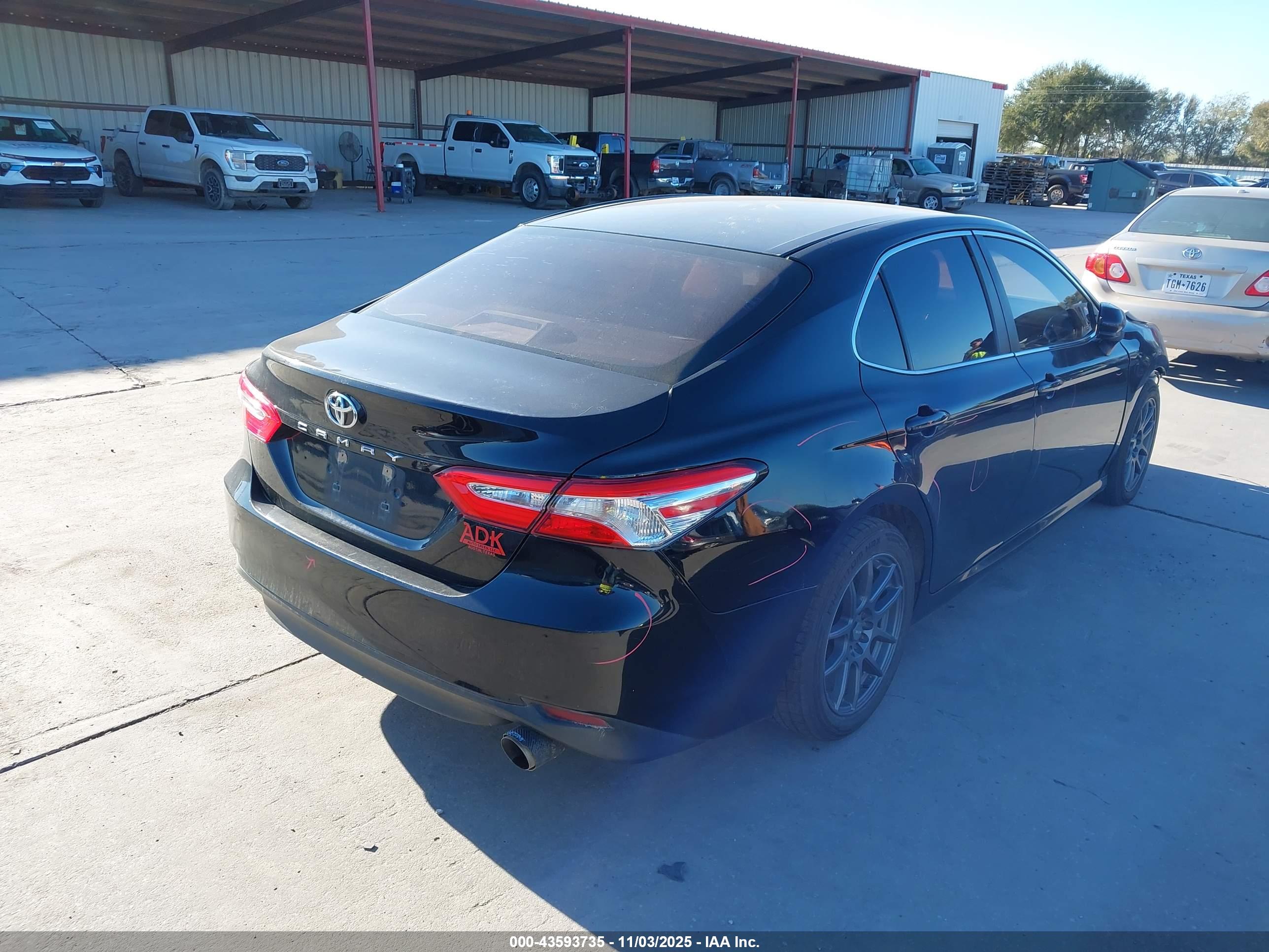 TOYOTA CAMRY image 4