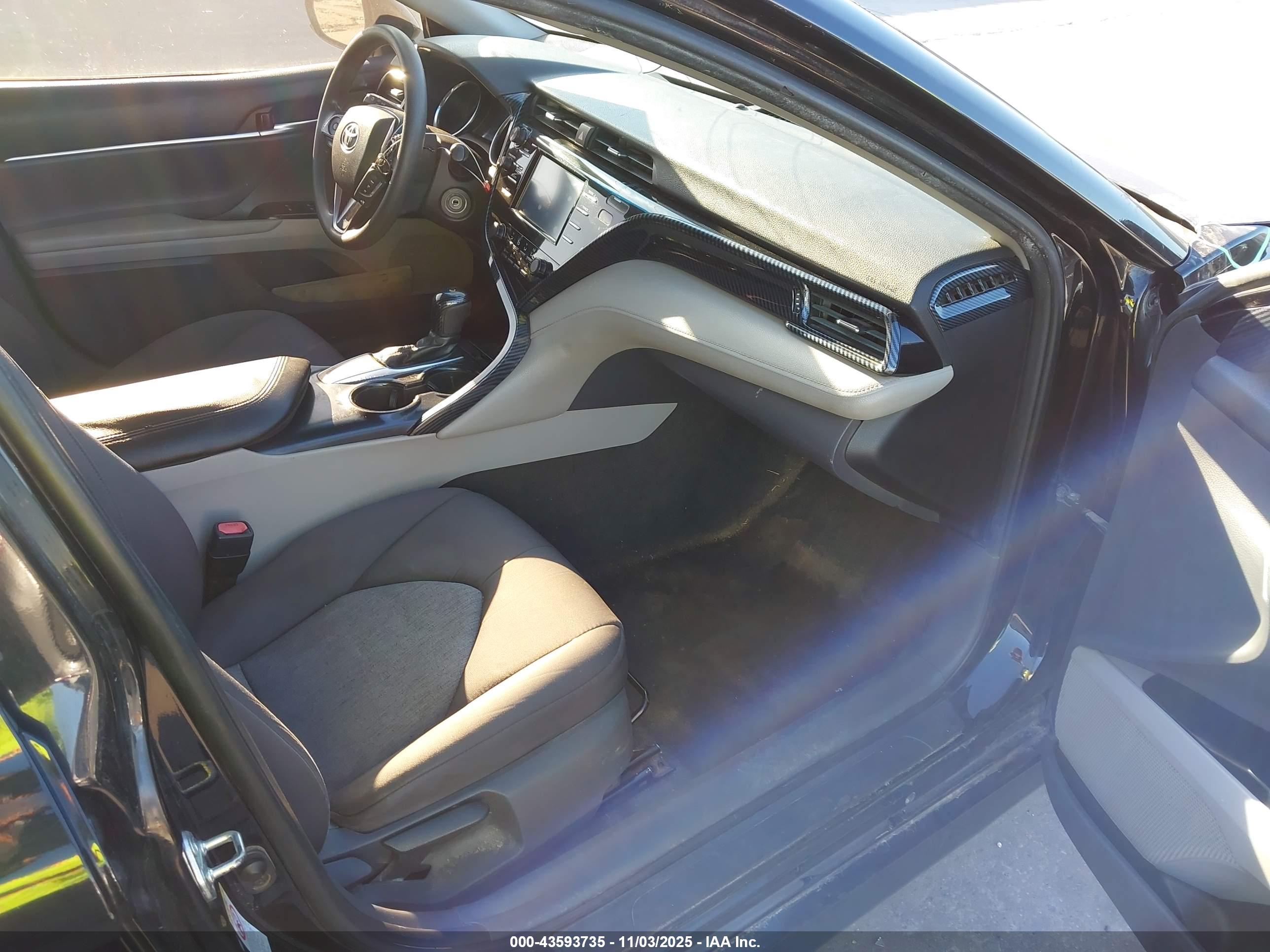 TOYOTA CAMRY image 5