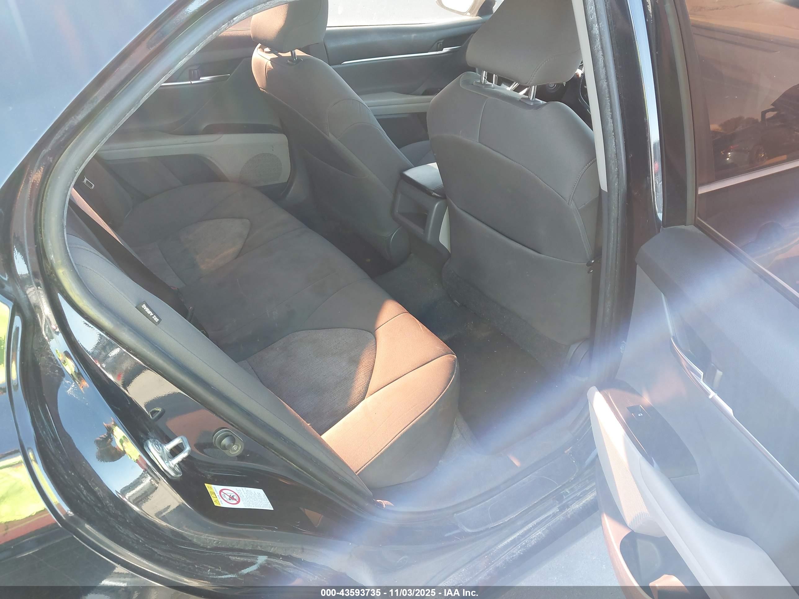 TOYOTA CAMRY image 8