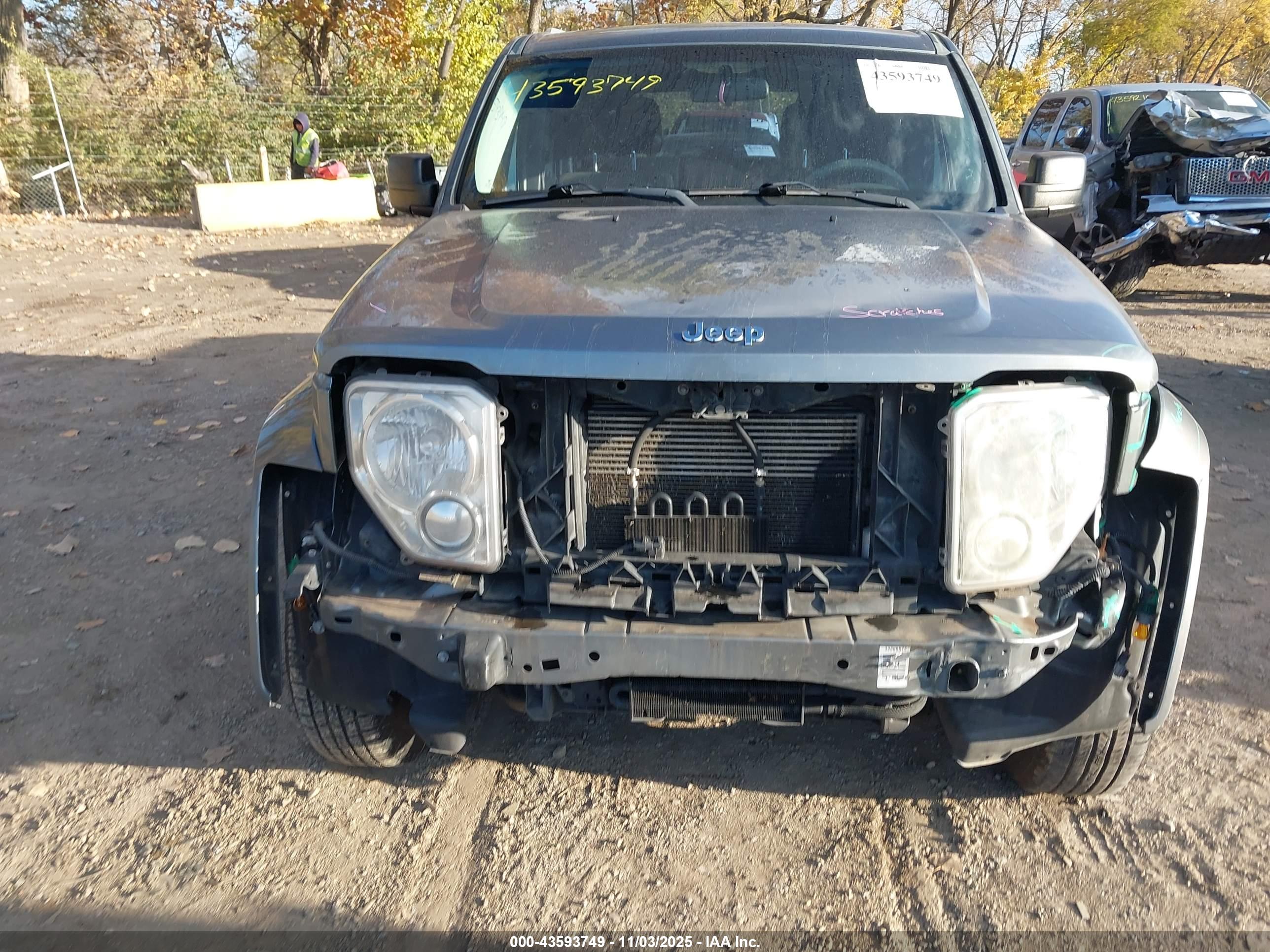 JEEP LIBERTY image 6