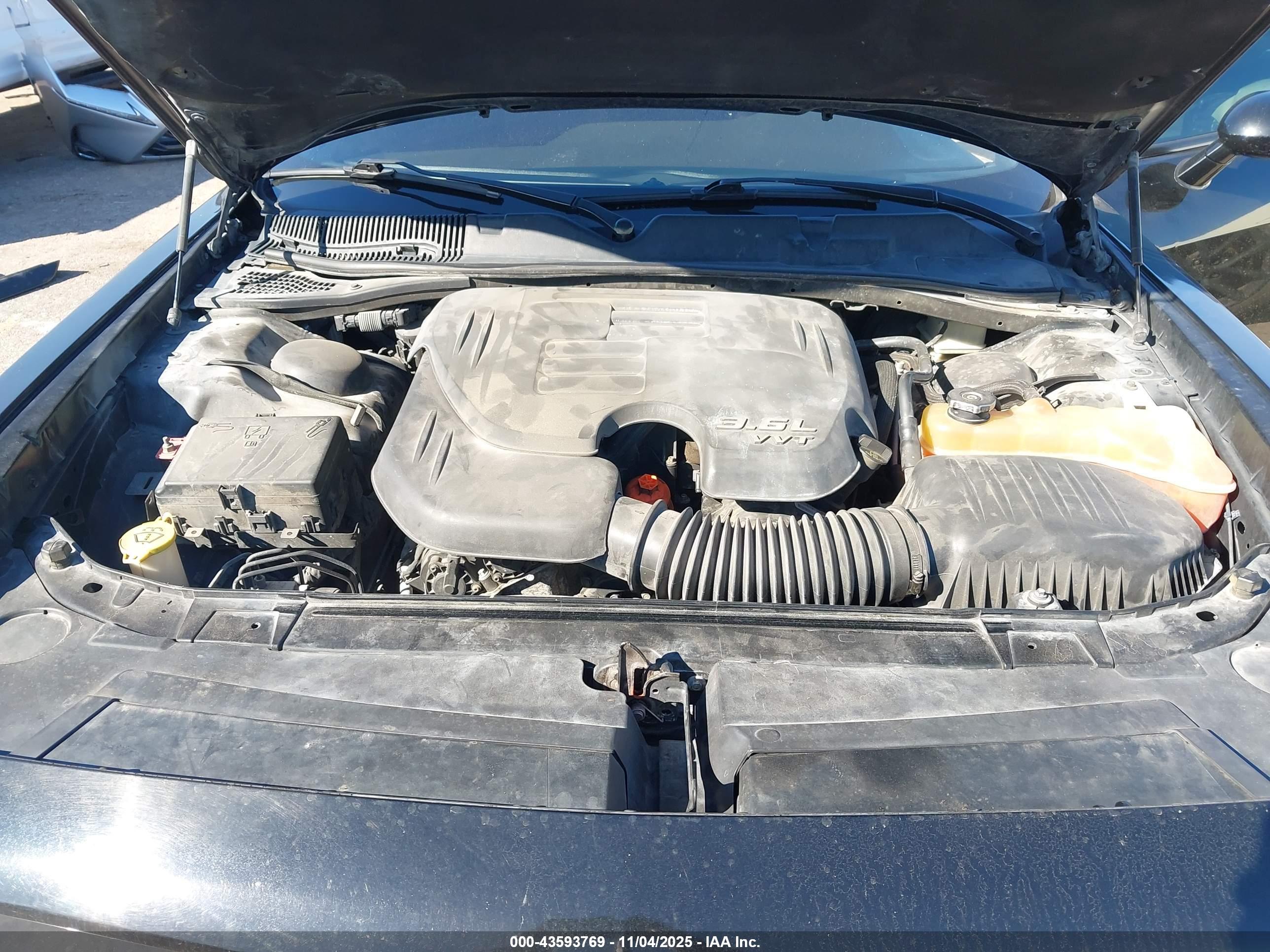 DODGE CHALLENGER image 10