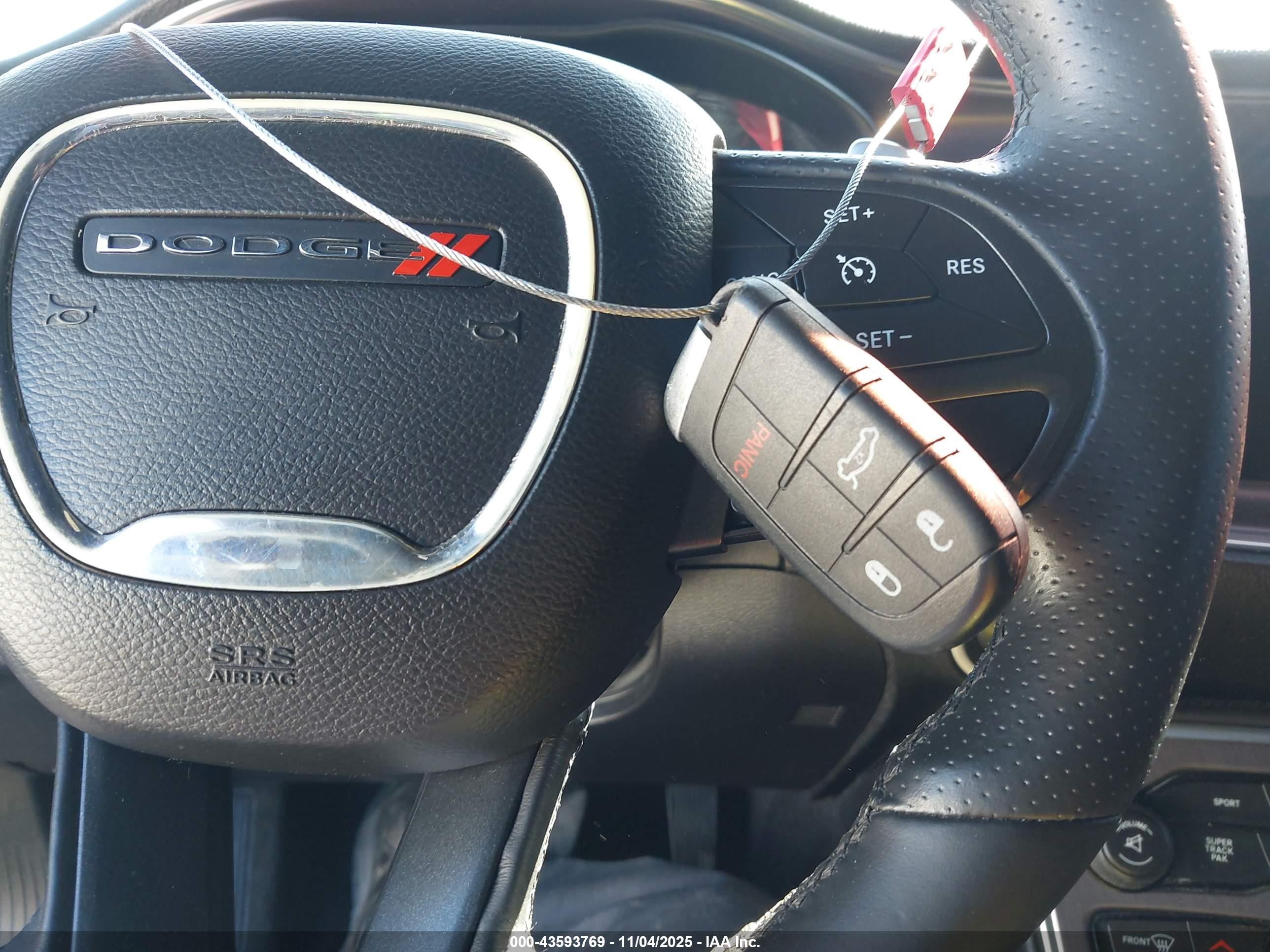 DODGE CHALLENGER image 11