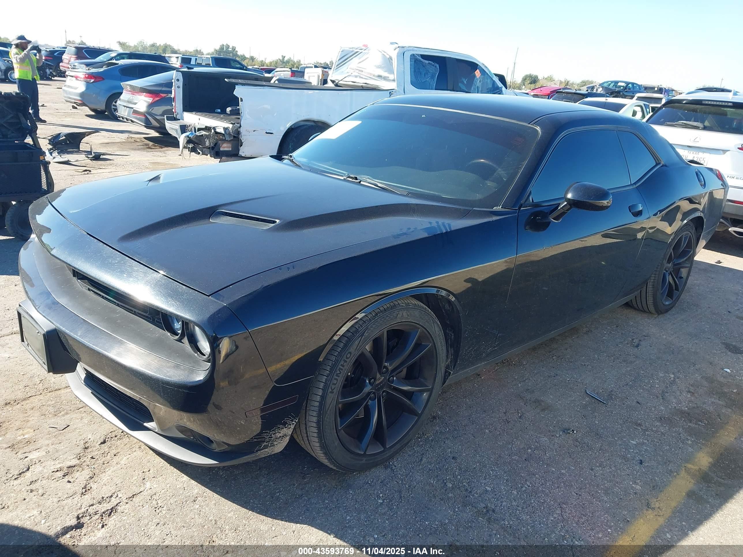 DODGE CHALLENGER image 2