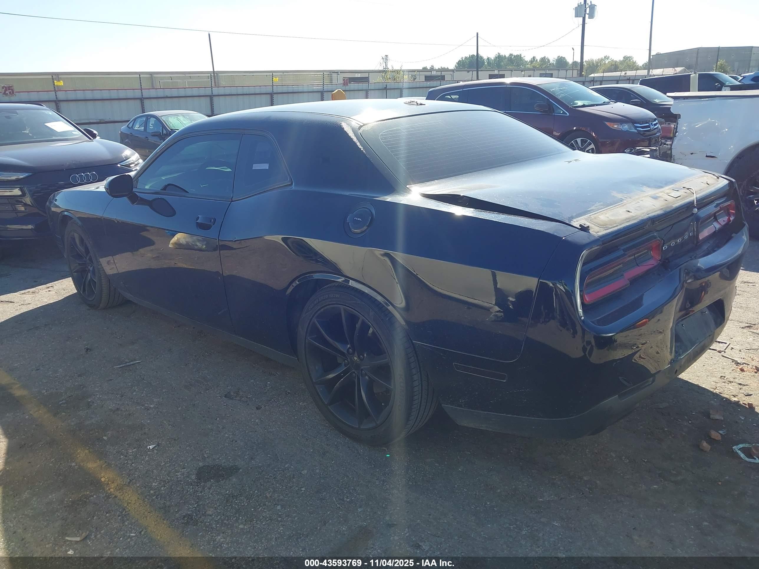 DODGE CHALLENGER image 3