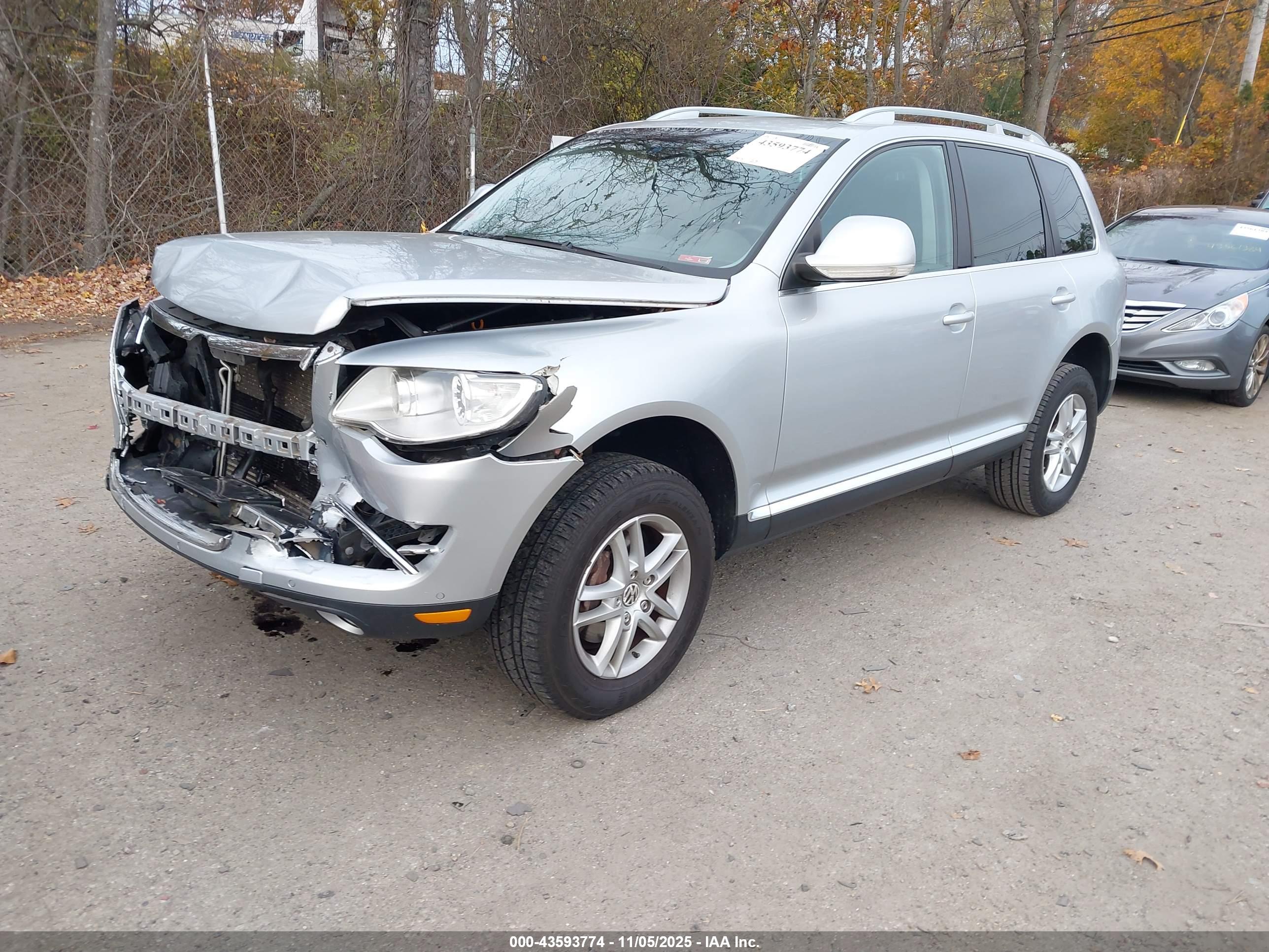 VOLKSWAGEN TOUAREG image 2