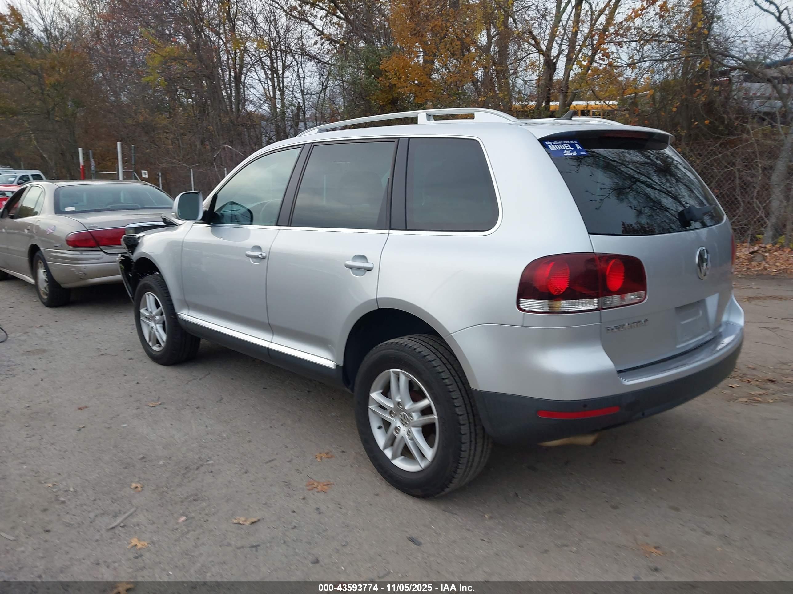 VOLKSWAGEN TOUAREG image 3