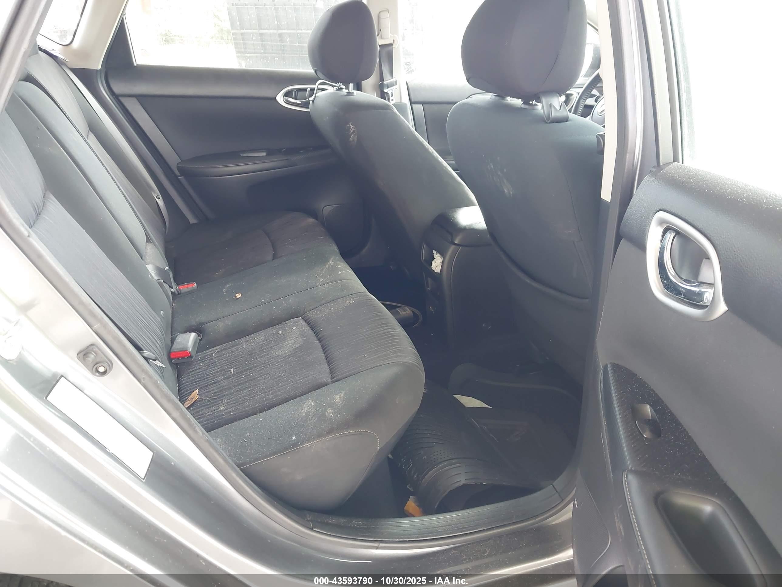 NISSAN SENTRA image 8