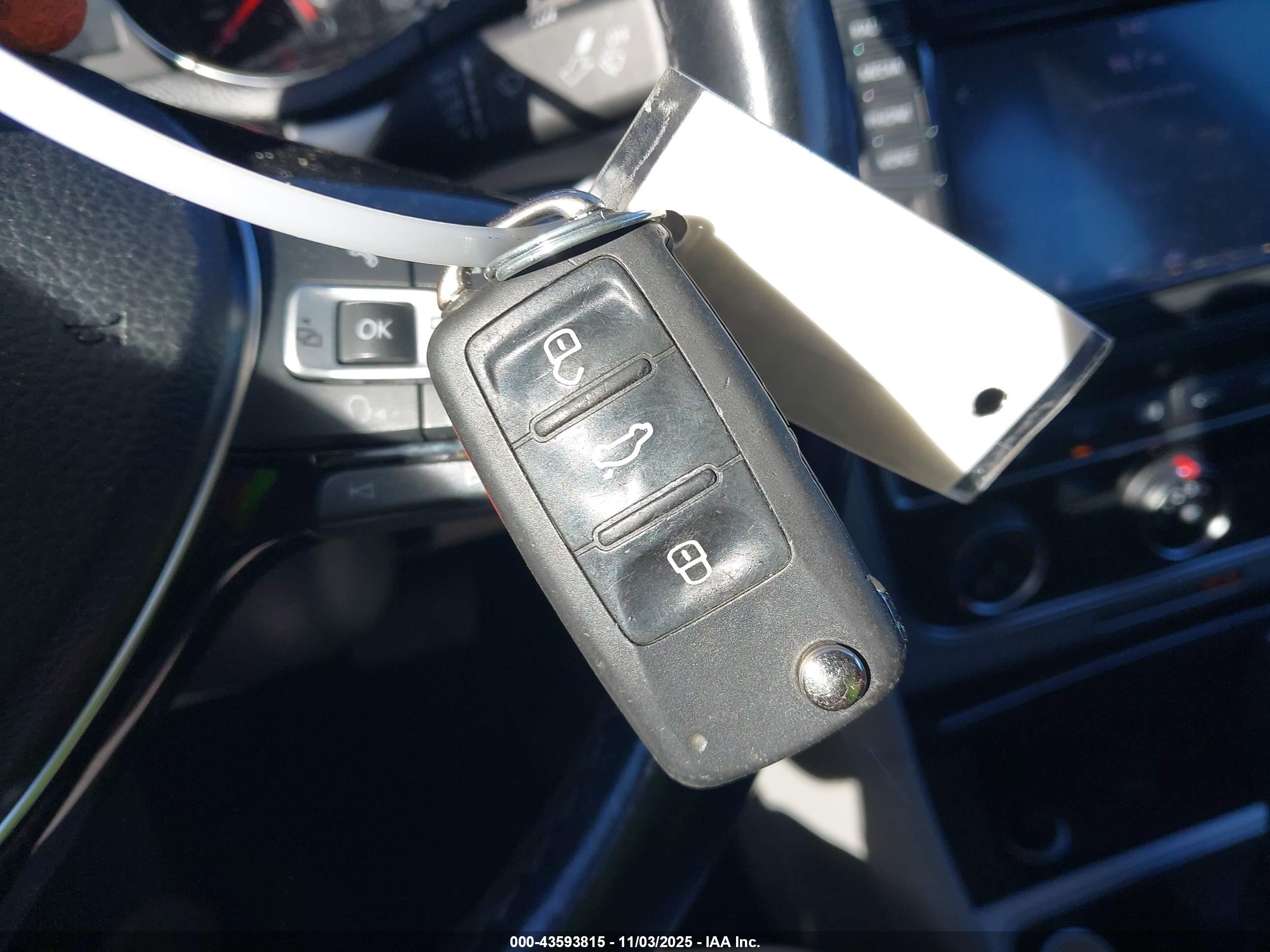 VOLKSWAGEN PASSAT image 11