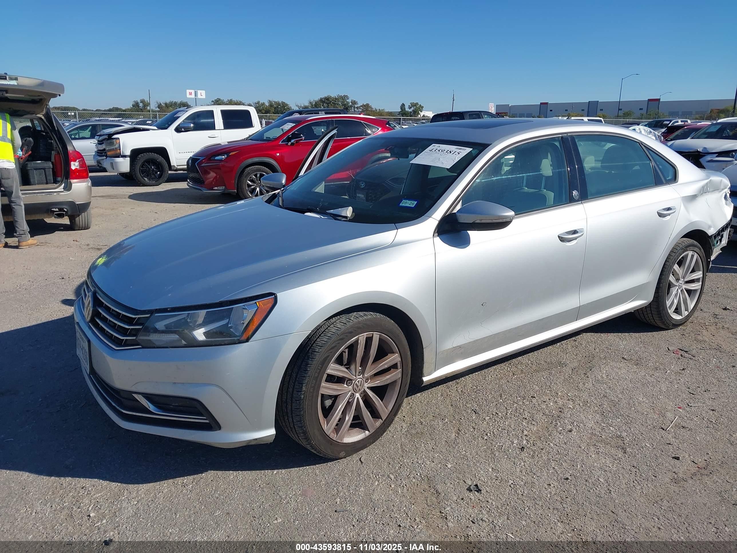 VOLKSWAGEN PASSAT image 2
