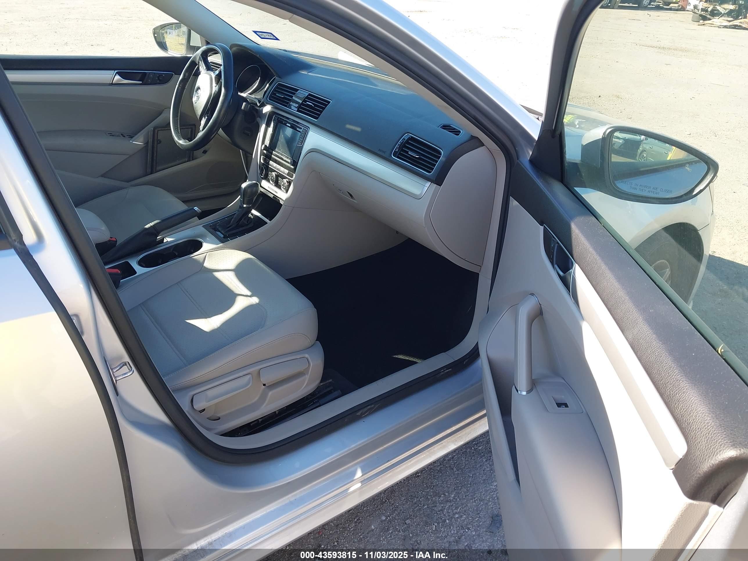 VOLKSWAGEN PASSAT image 5