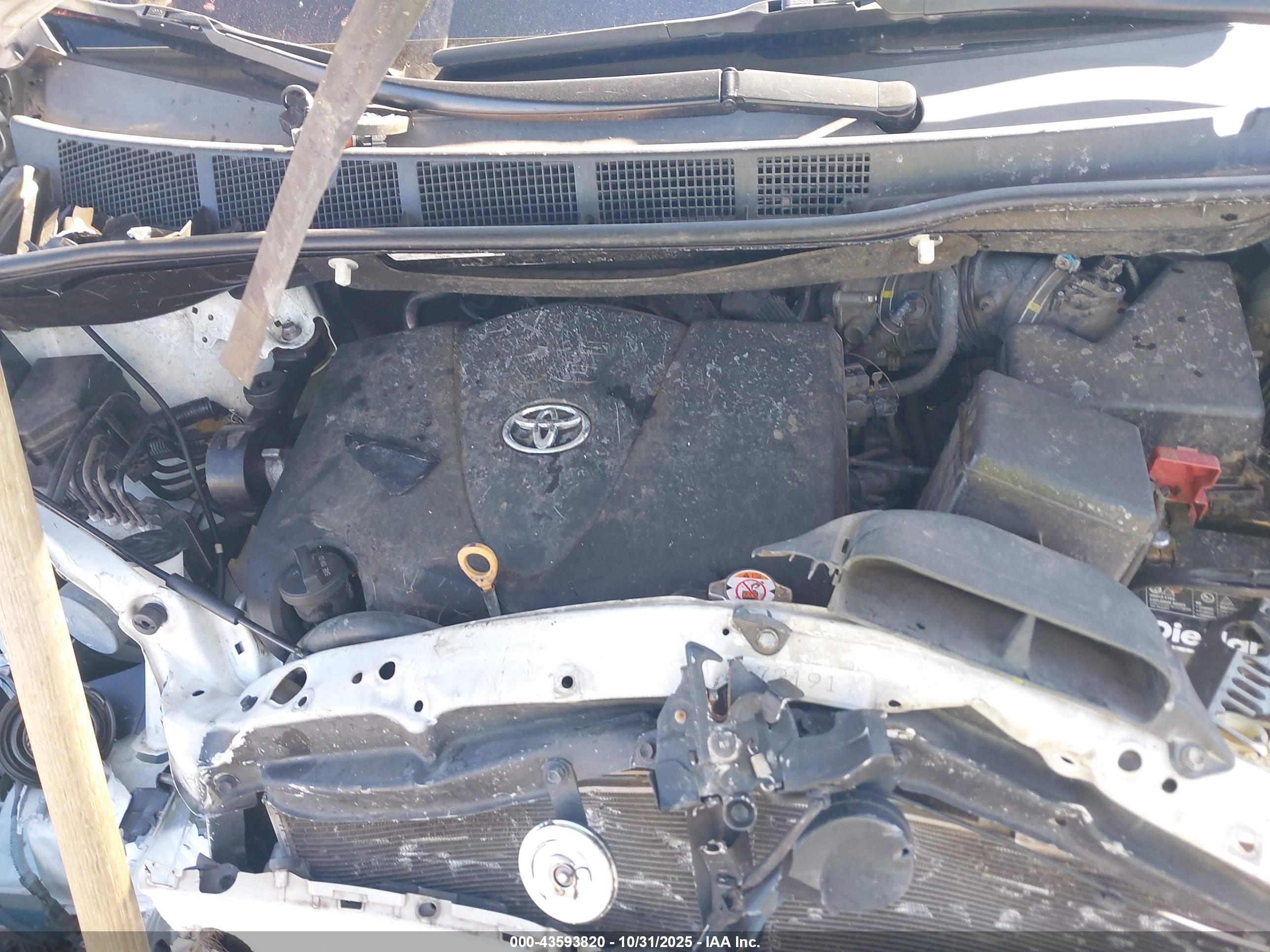 TOYOTA SIENNA image 10