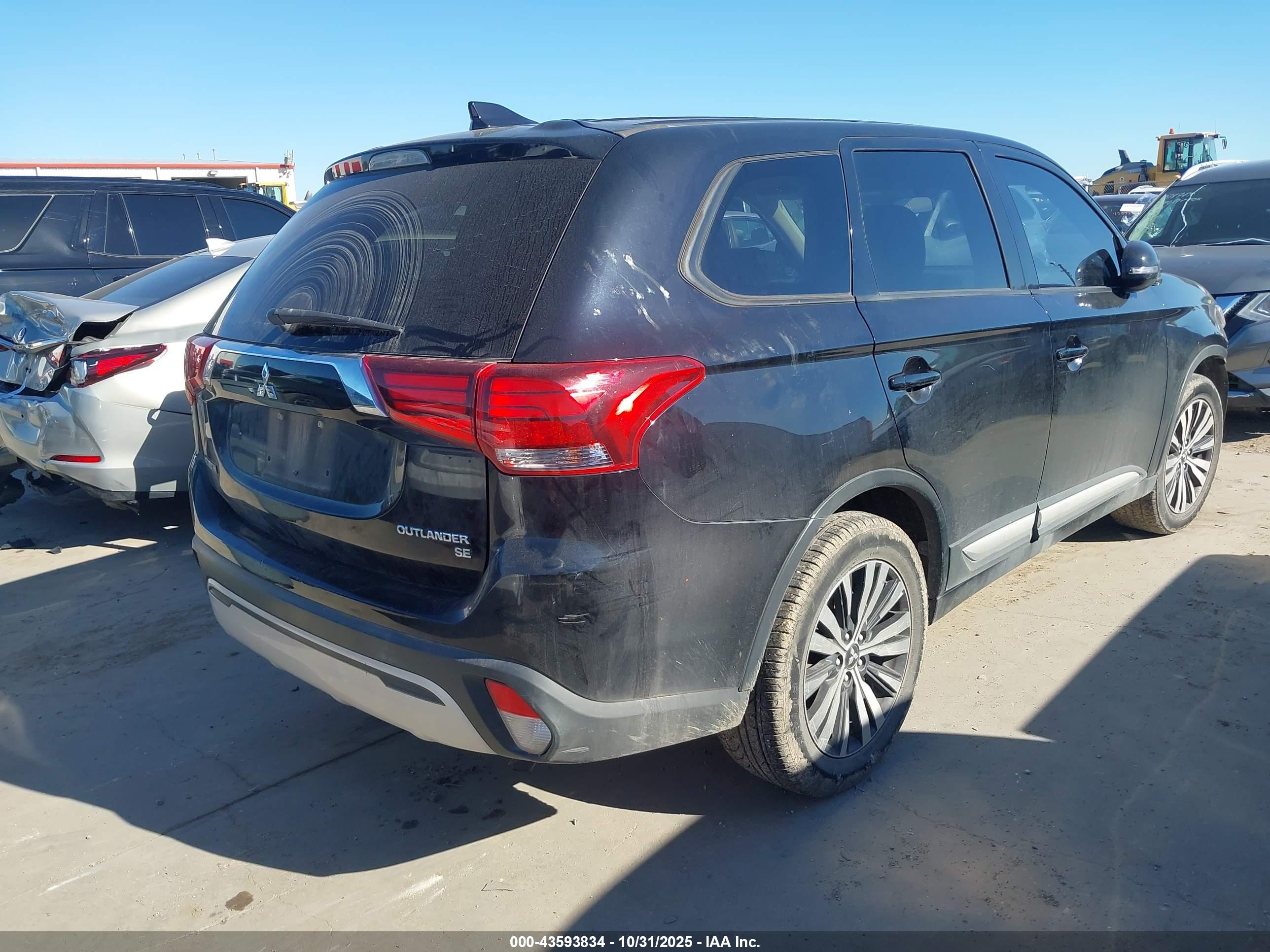 MITSUBISHI OUTLANDER image 4