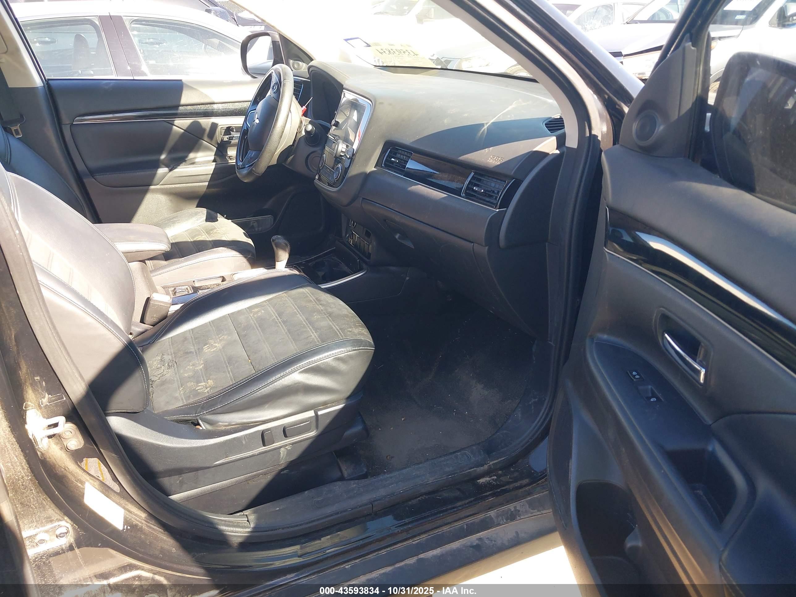 MITSUBISHI OUTLANDER image 5