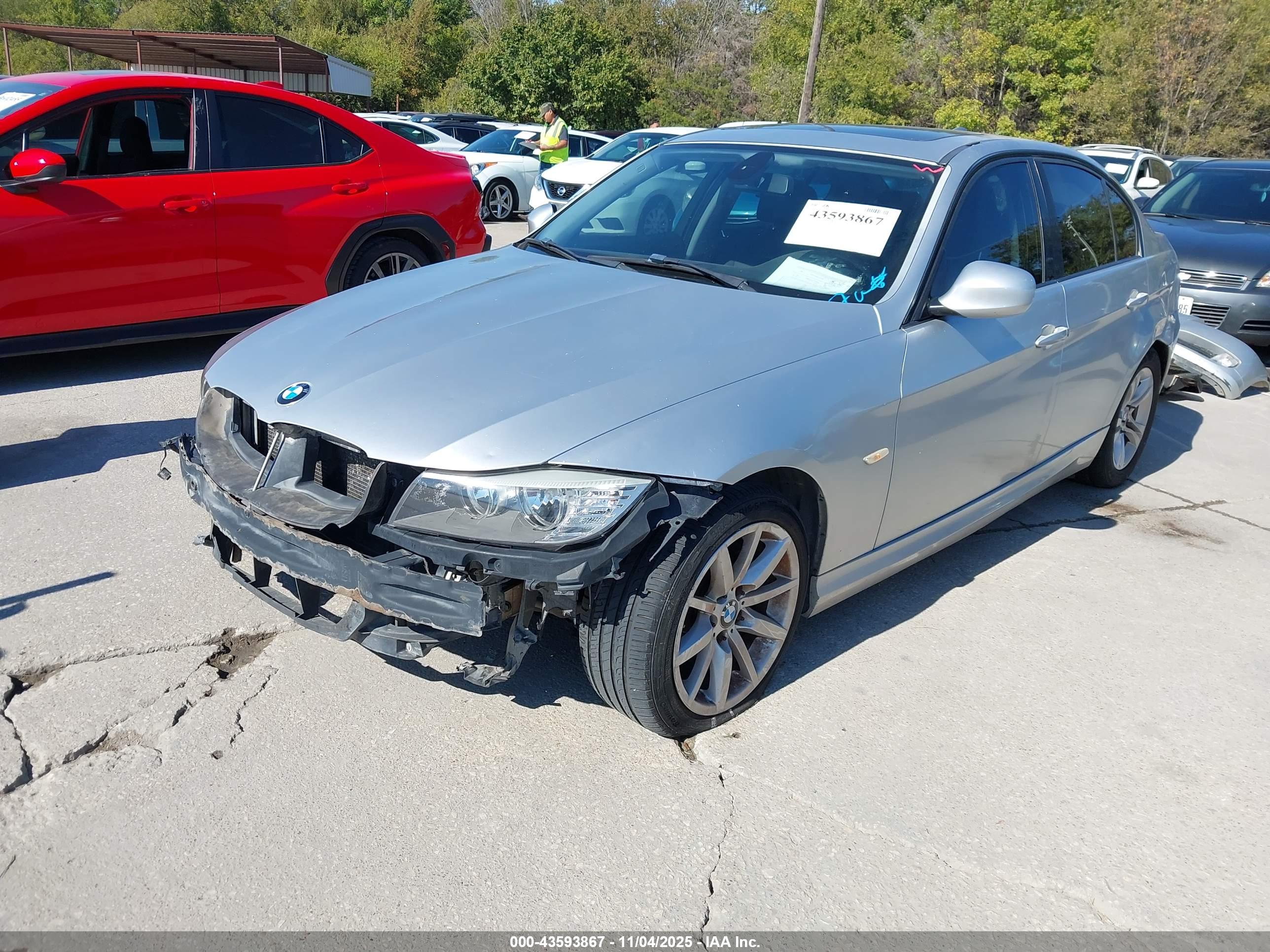 BMW 328I image 2