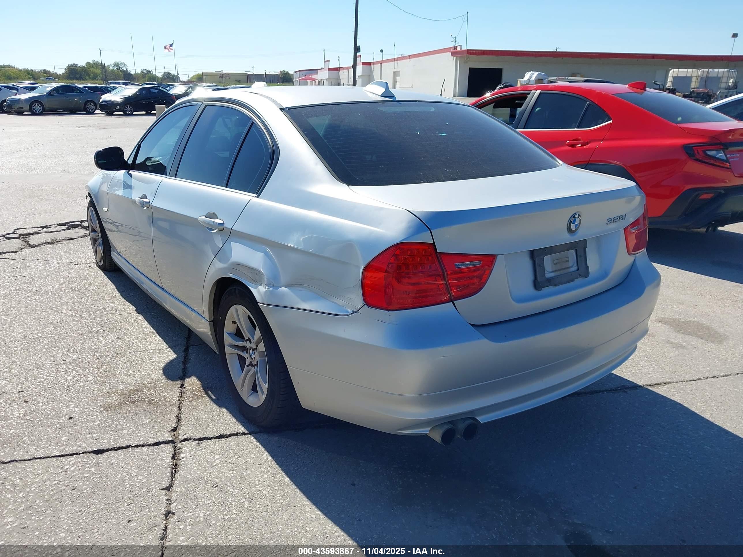 BMW 328I image 3