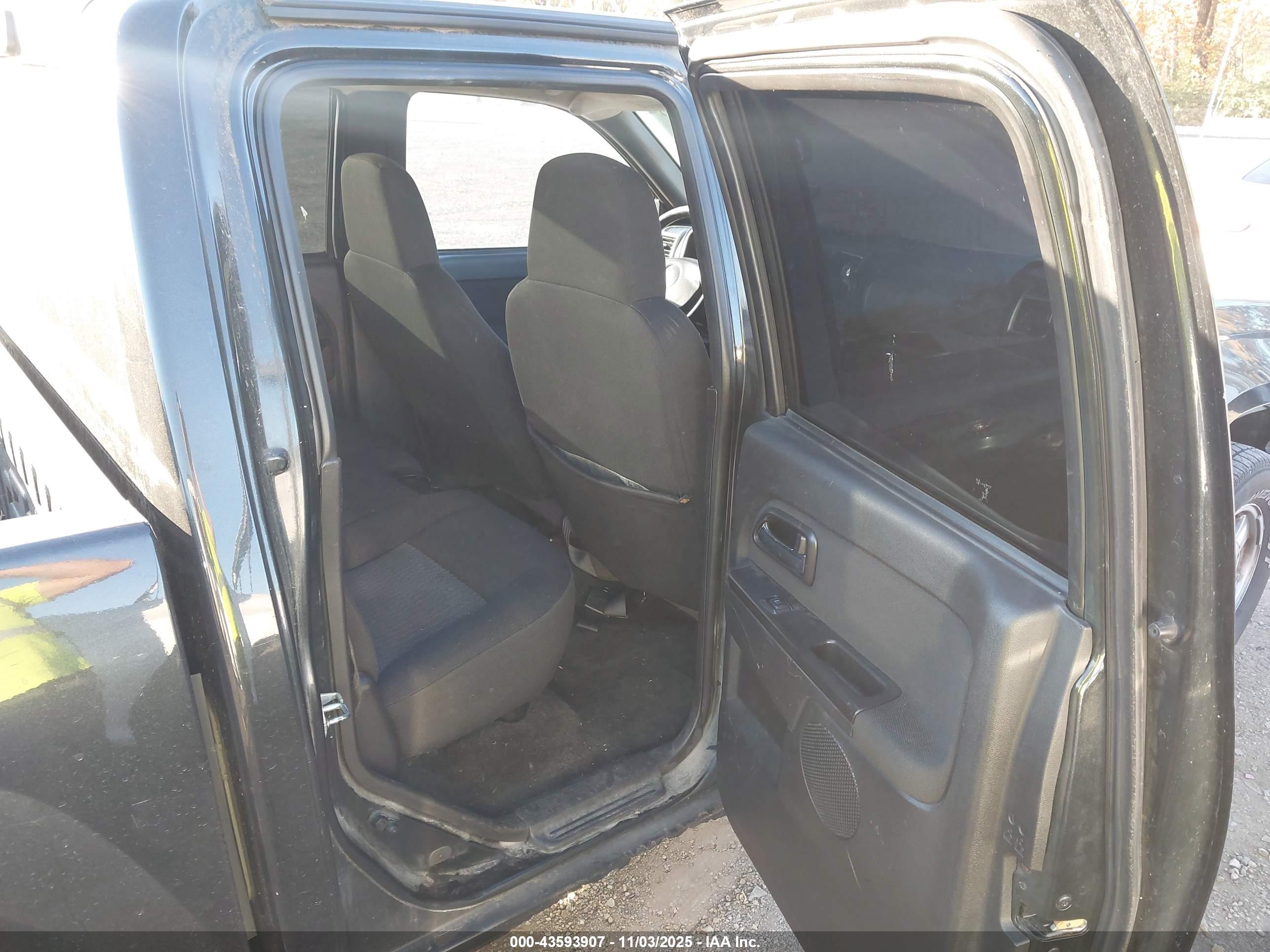 CHEVROLET COLORADO image 8