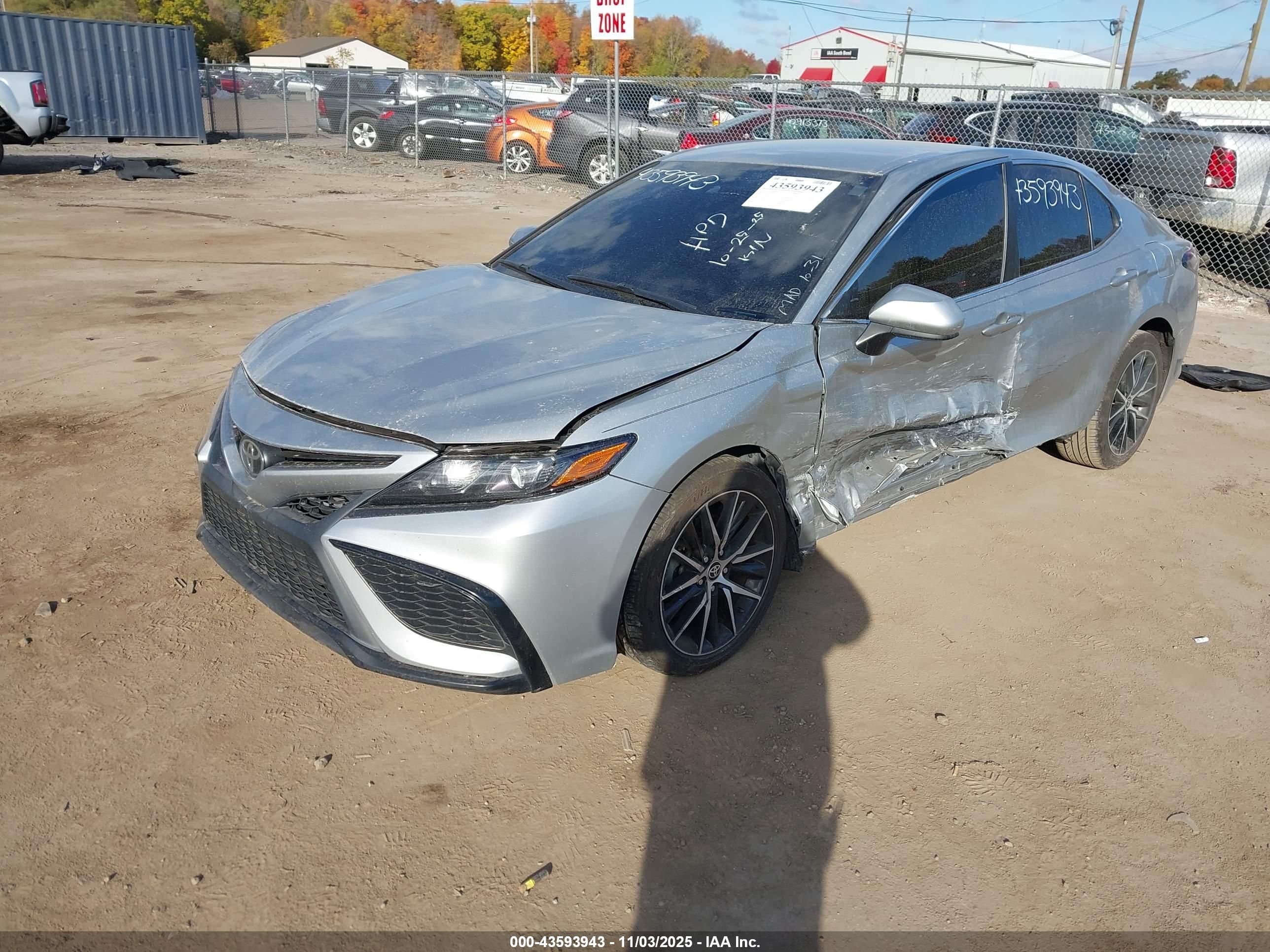 TOYOTA CAMRY image 2
