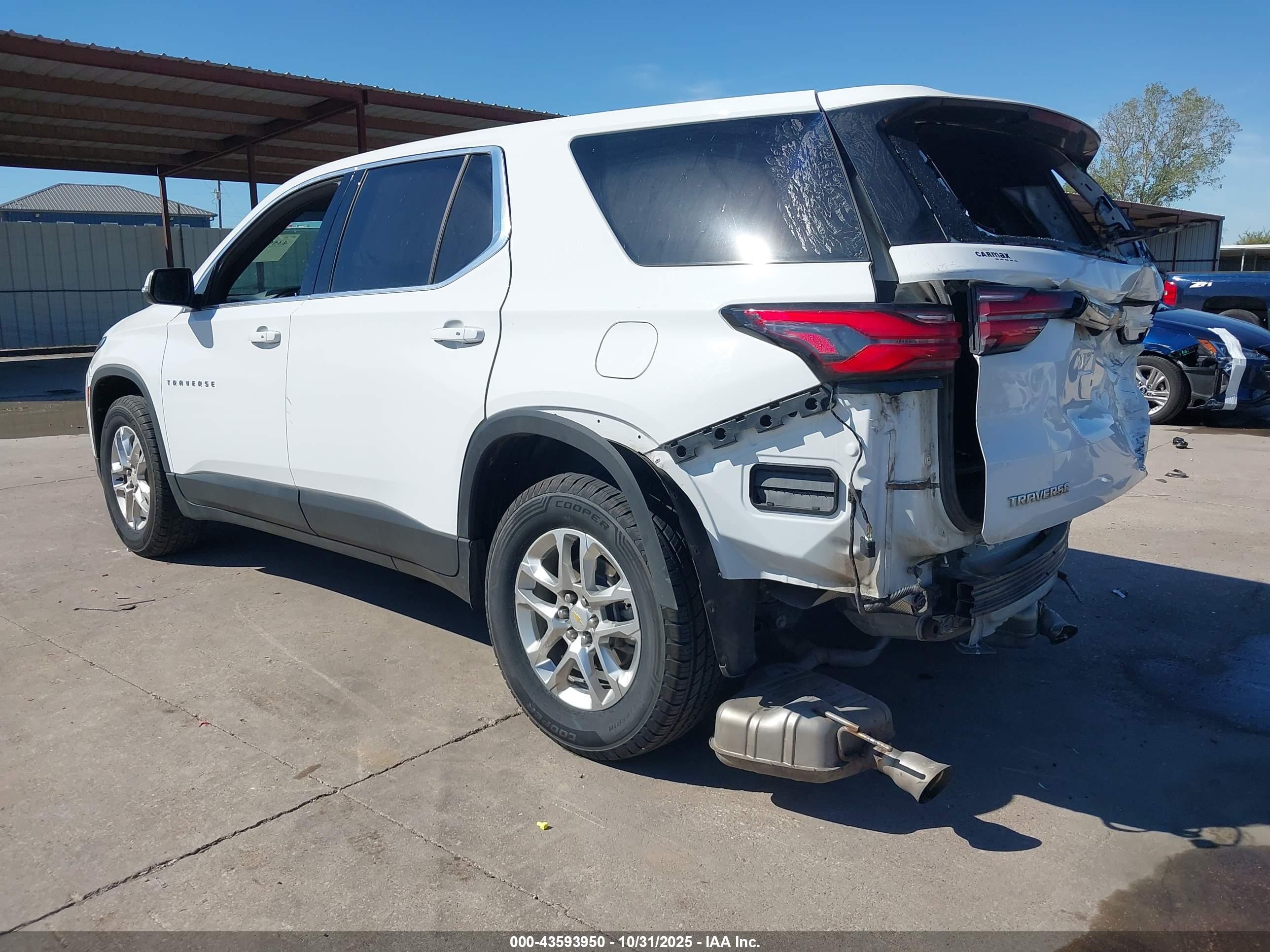 CHEVROLET TRAVERSE image 3