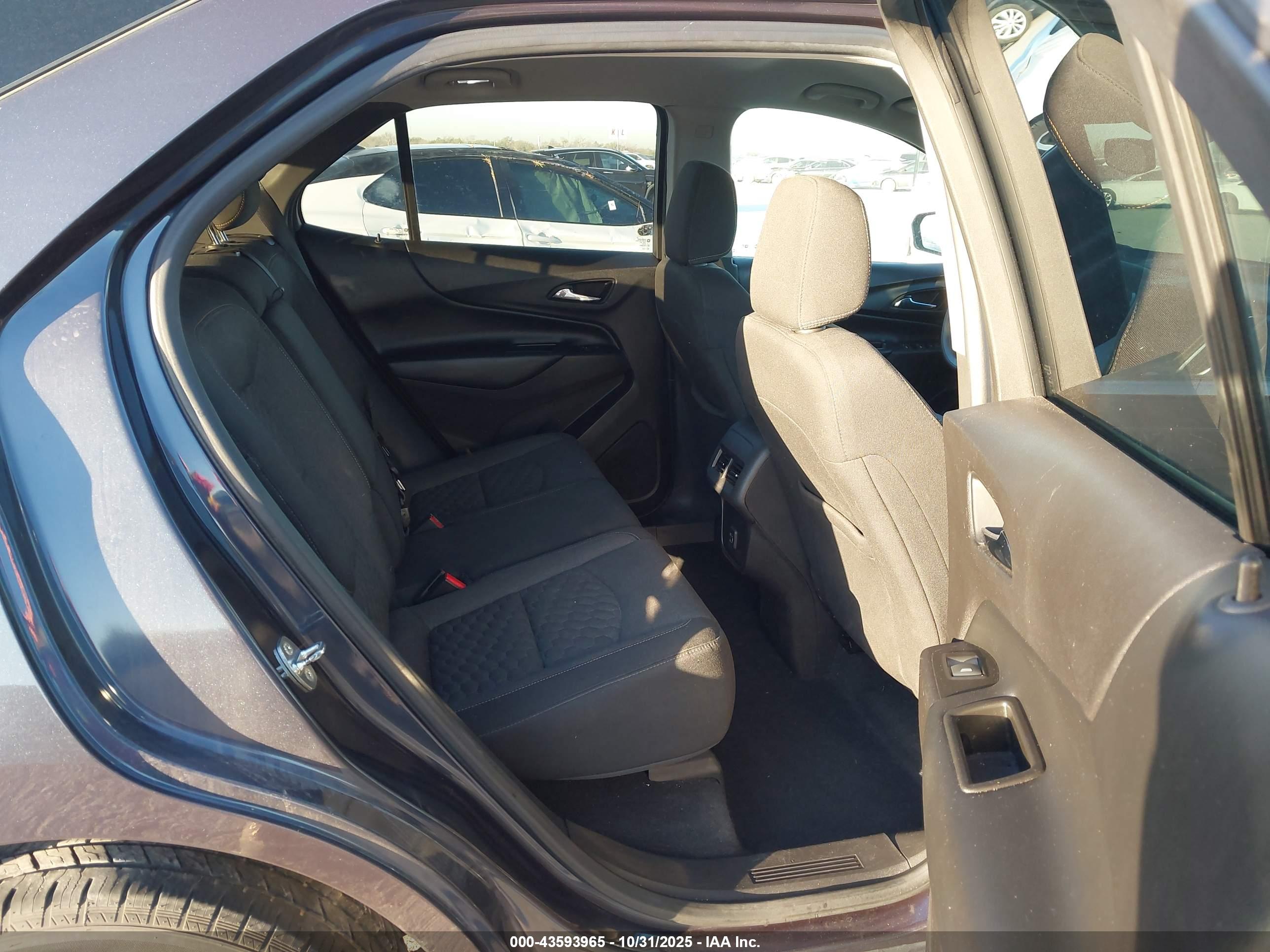 CHEVROLET EQUINOX image 8
