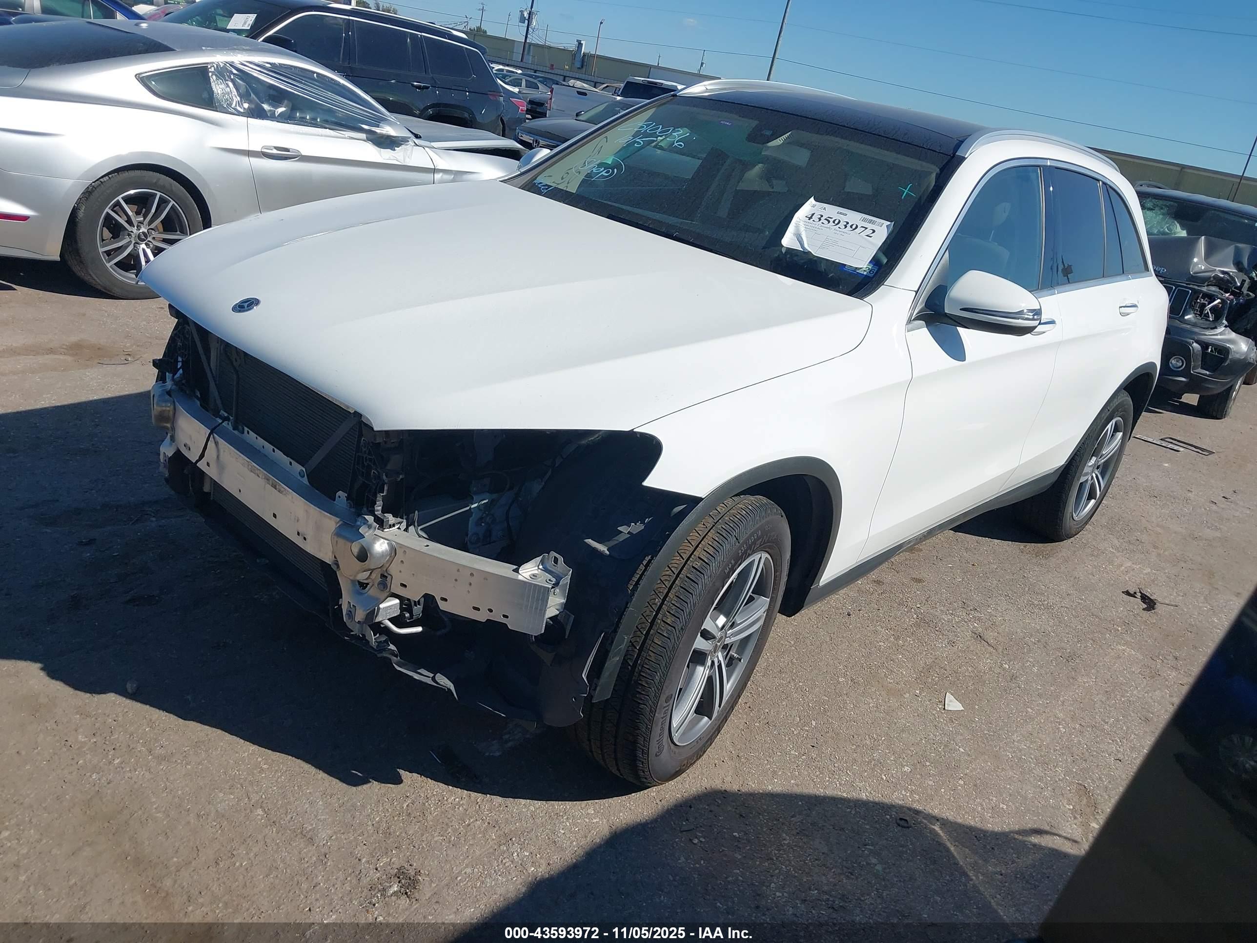 MERCEDES-BENZ GLC image 2