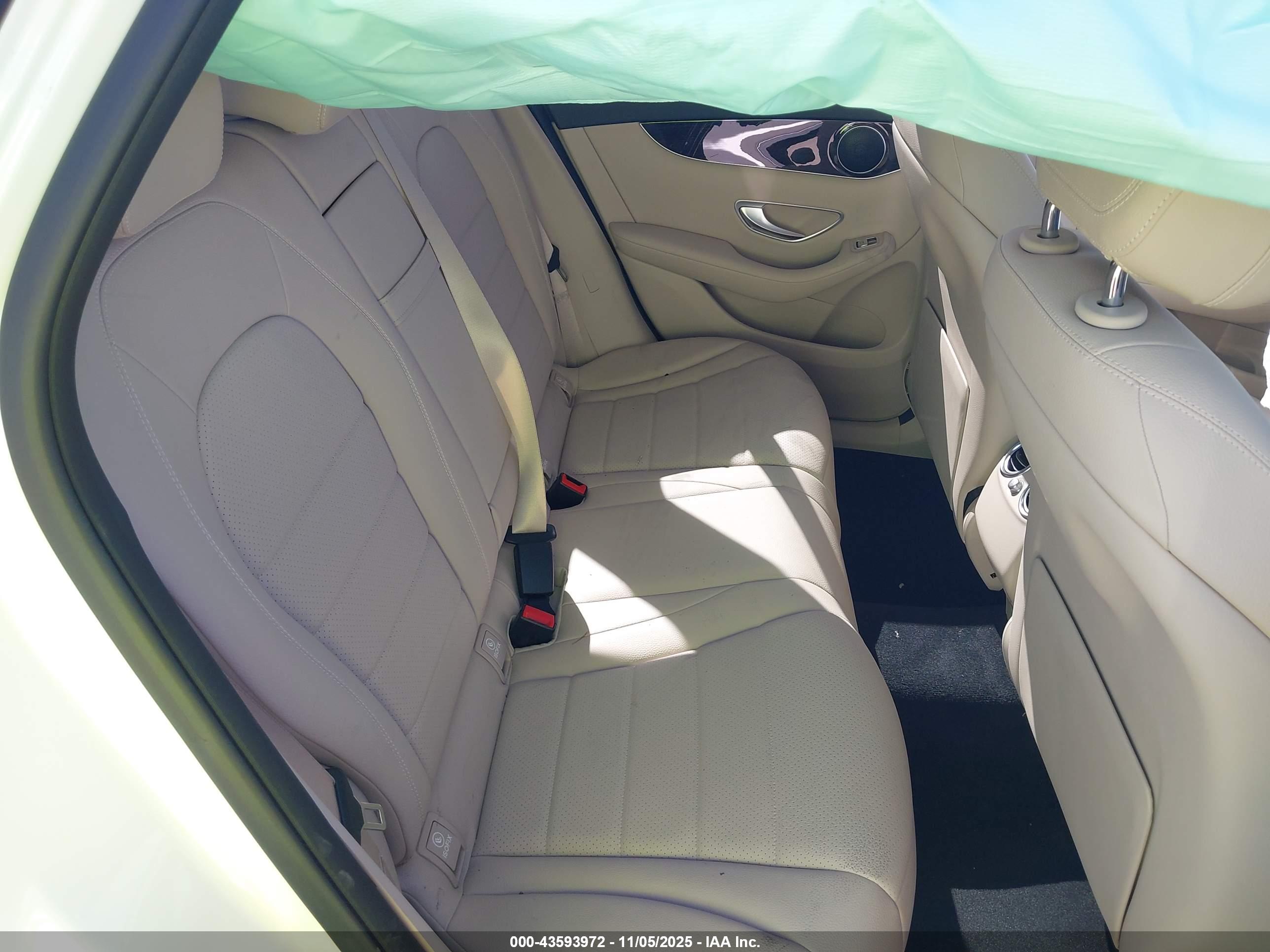MERCEDES-BENZ GLC image 8