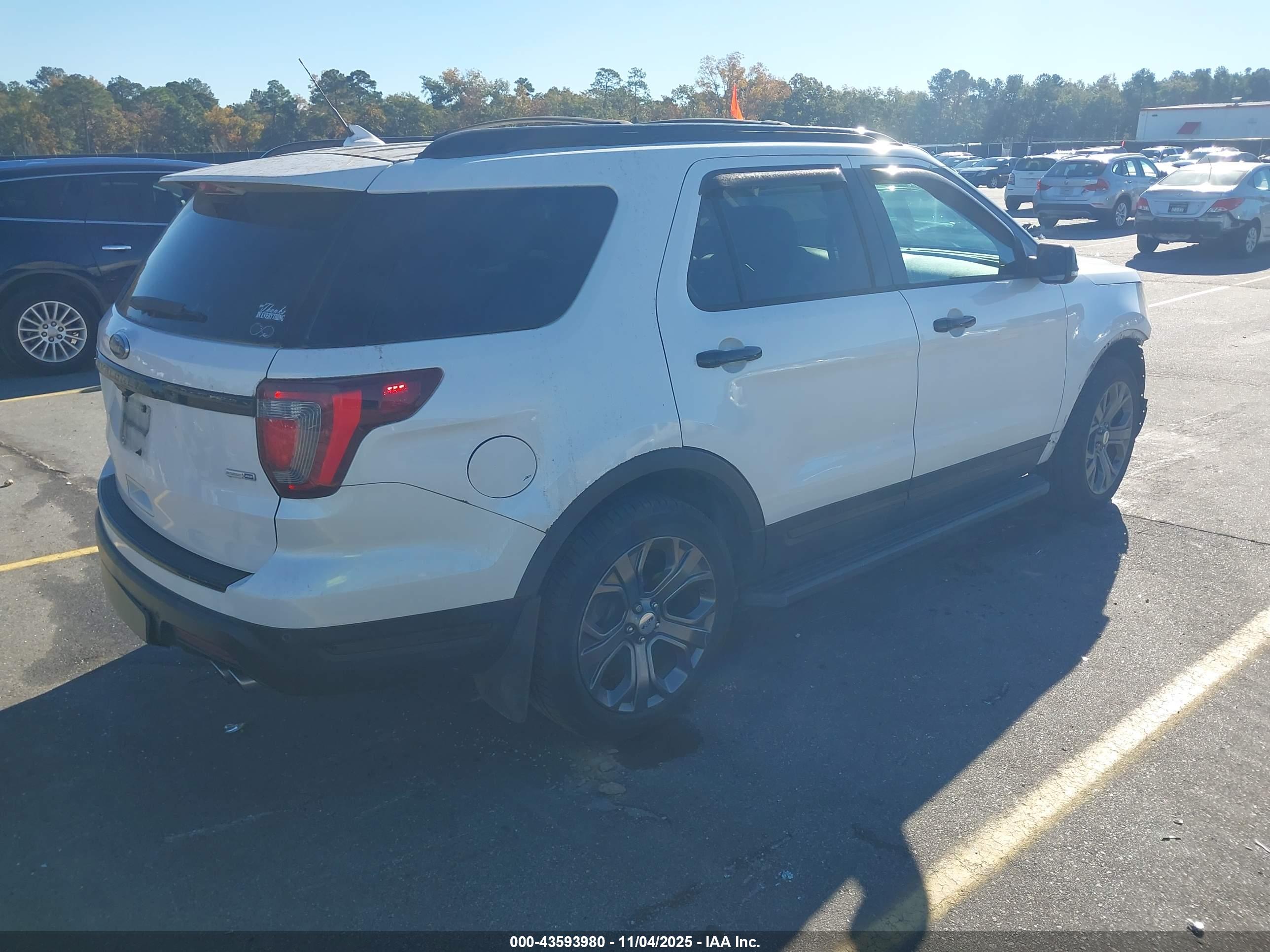 FORD EXPLORER image 4