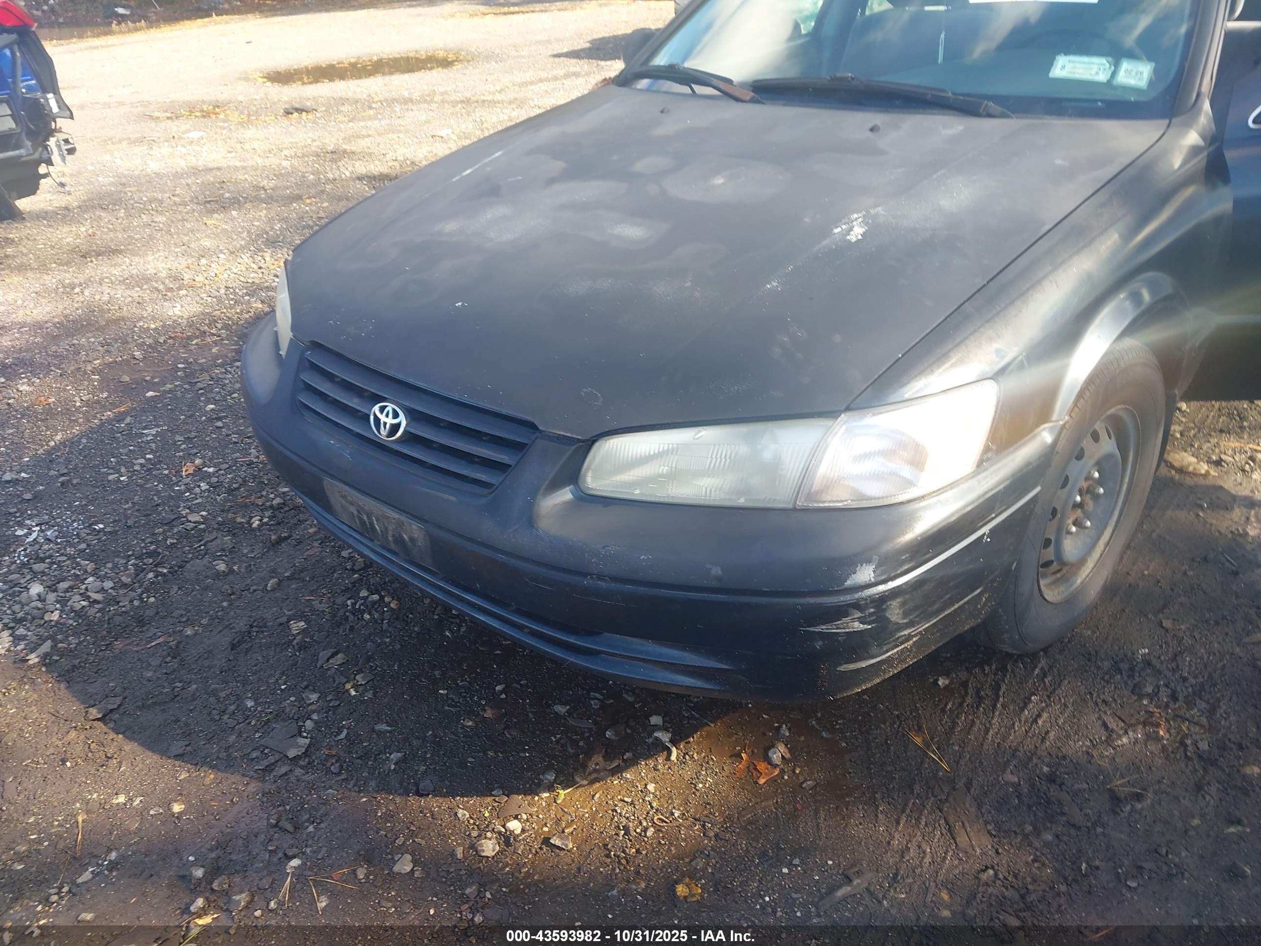 TOYOTA CAMRY image 6