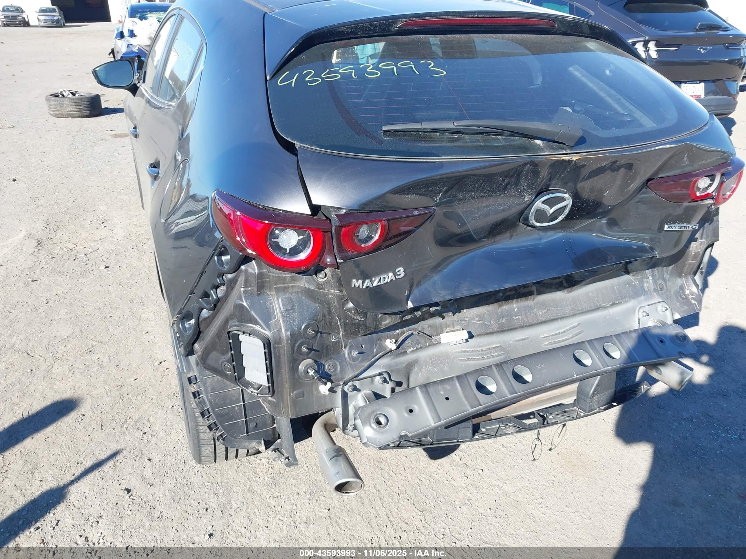 MAZDA MAZDA3 image 6