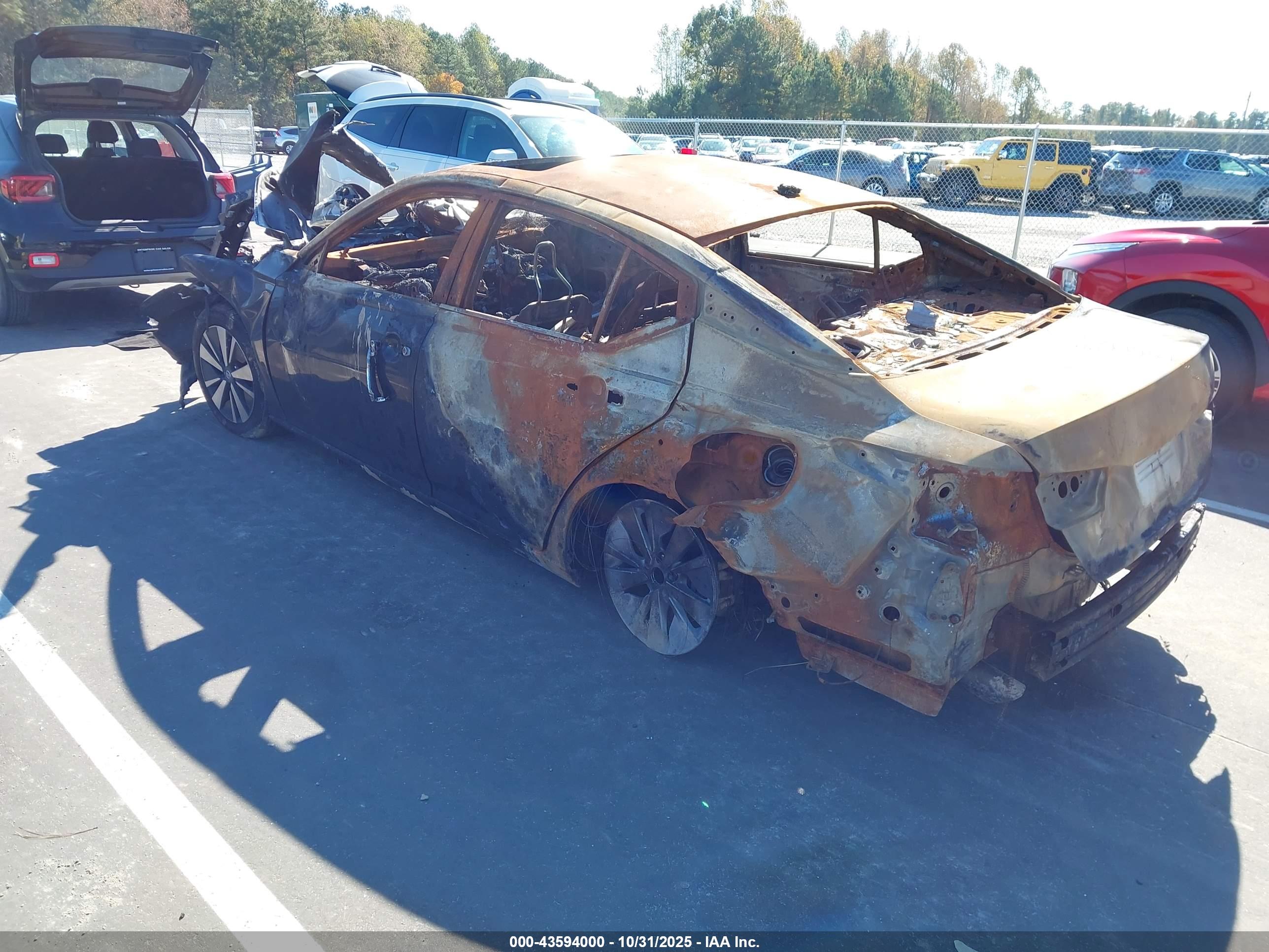 NISSAN ALTIMA image 3