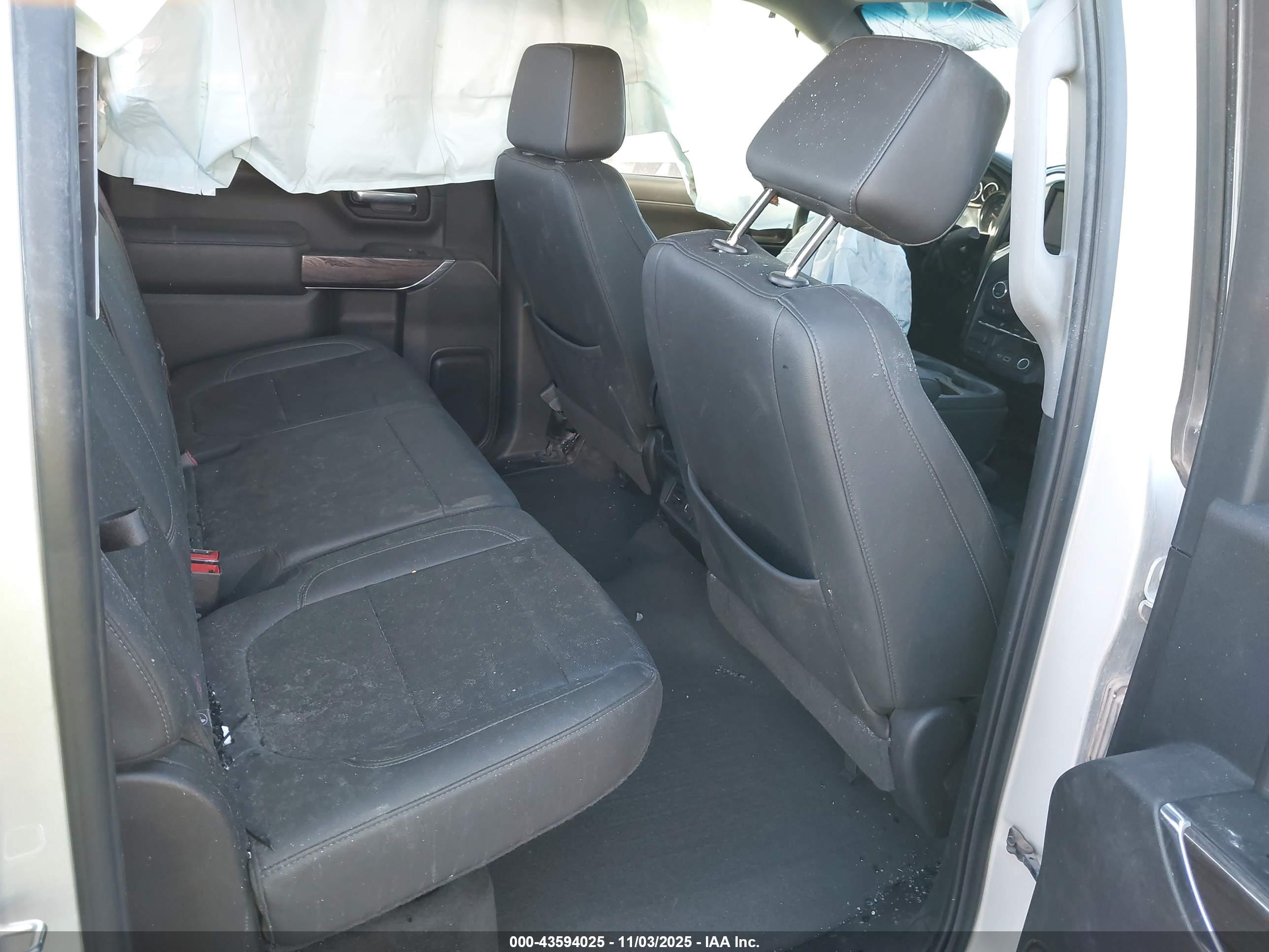 CHEVROLET SILVERADO image 8