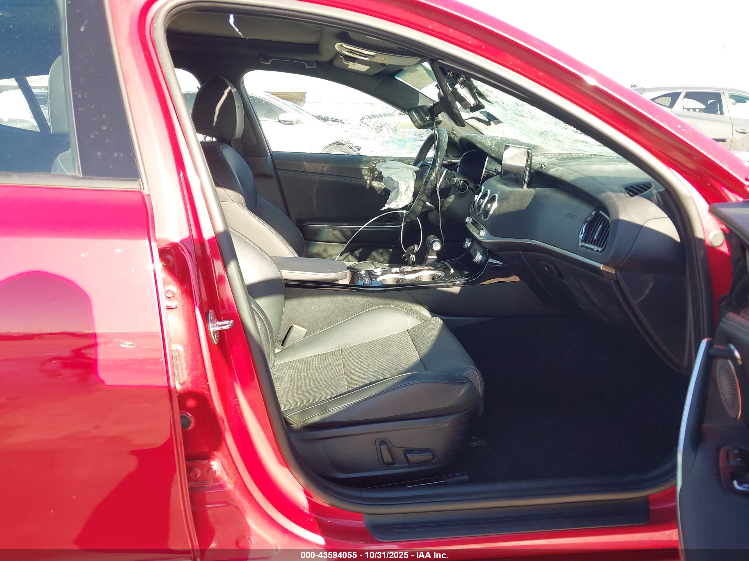 KIA STINGER image 5