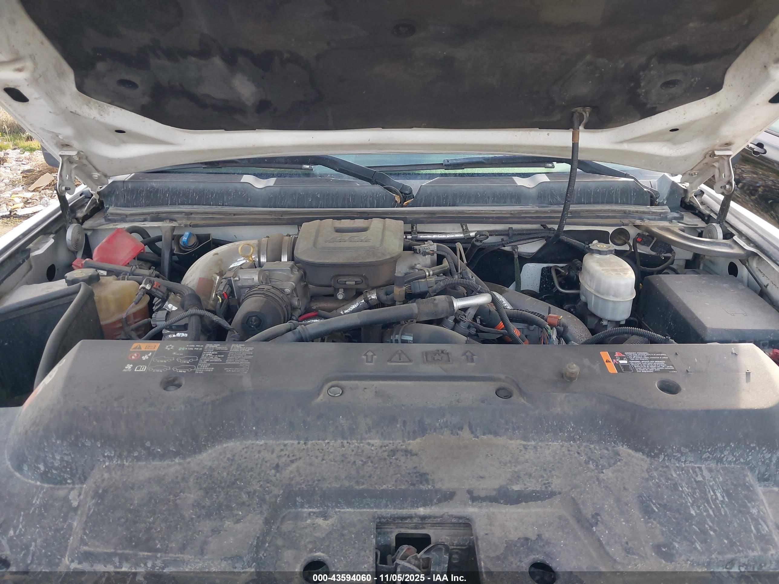 CHEVROLET SILVERADO image 10
