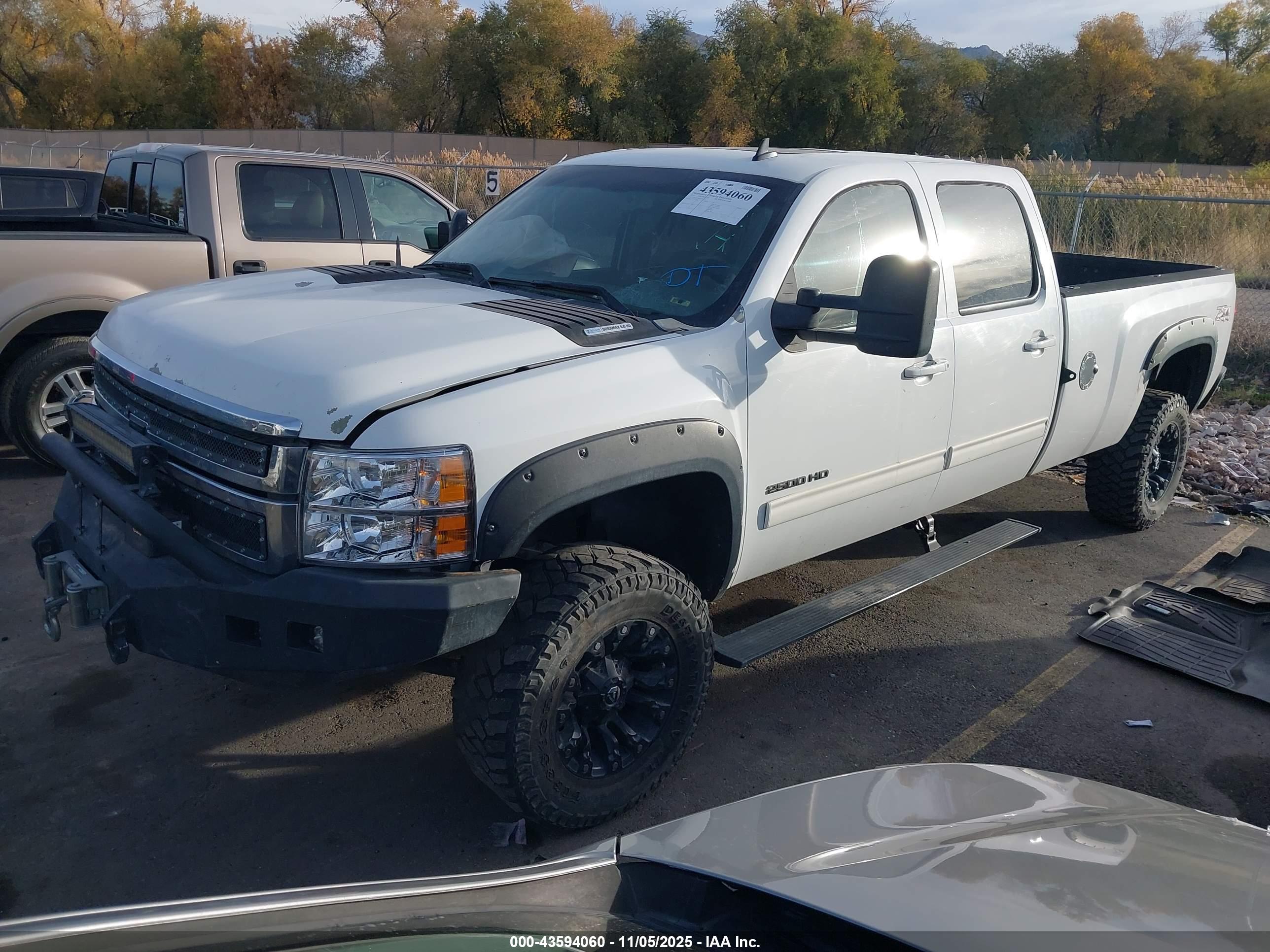 CHEVROLET SILVERADO image 2