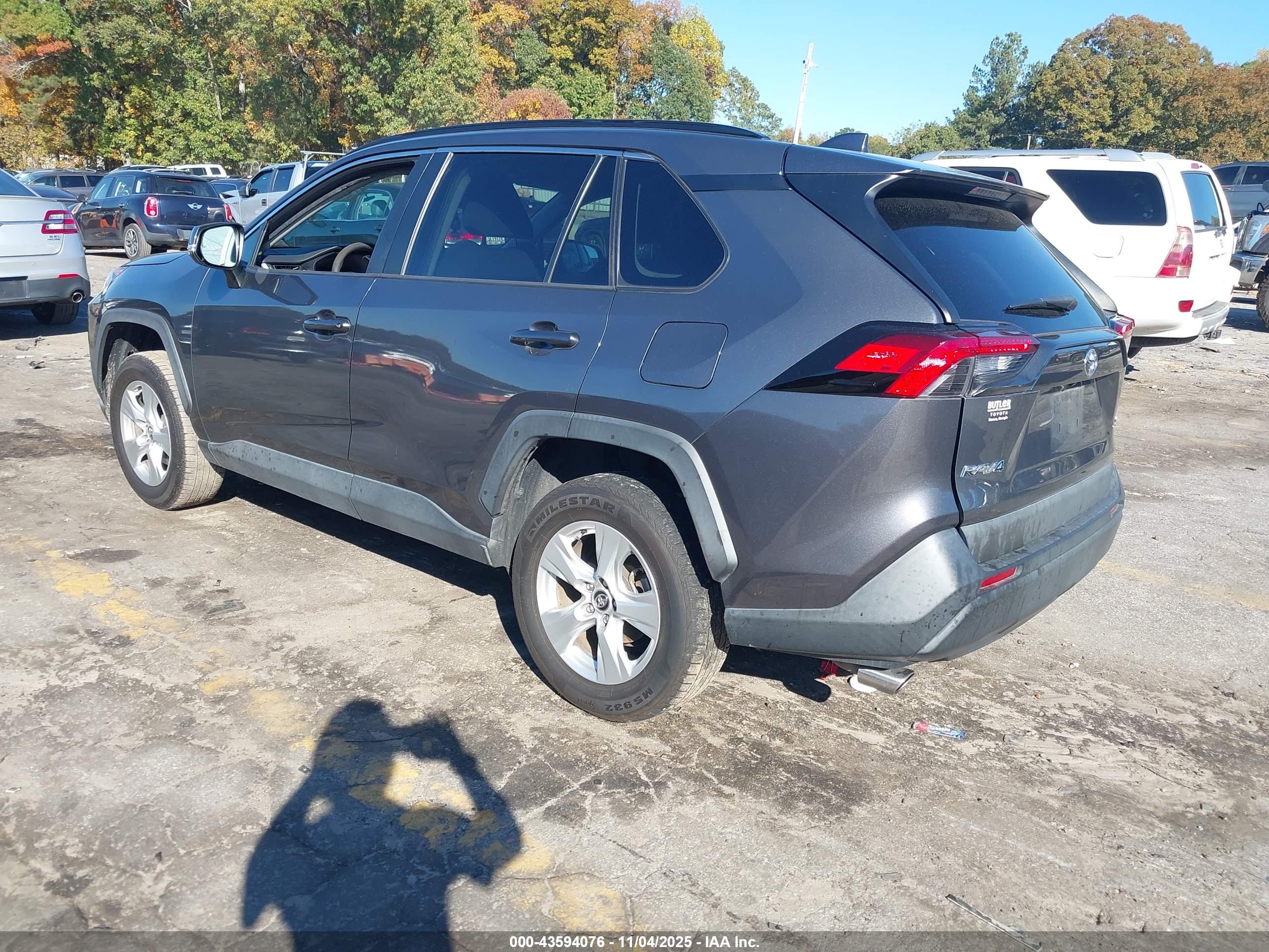 TOYOTA RAV4 image 3