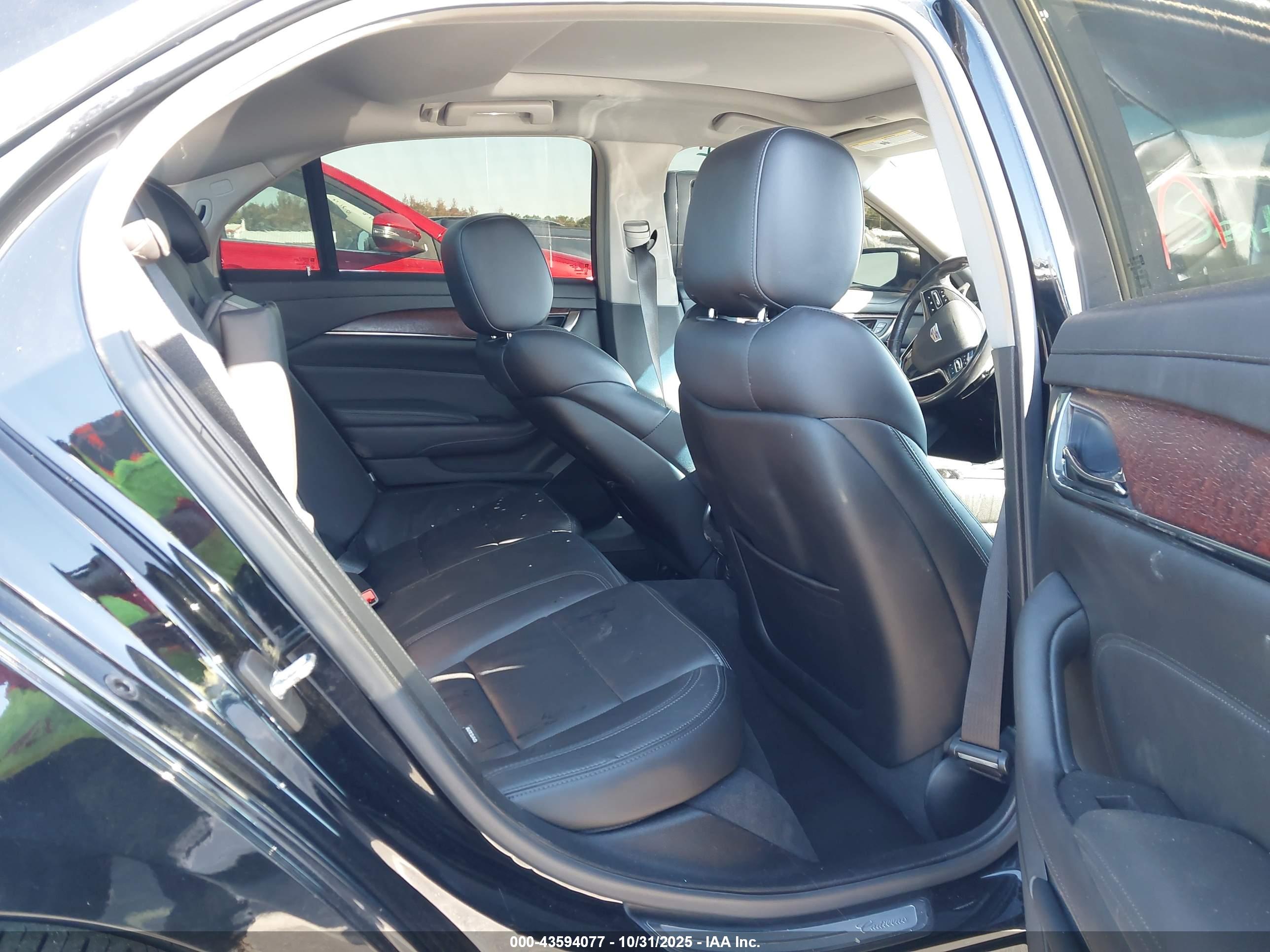 CADILLAC CTS image 8