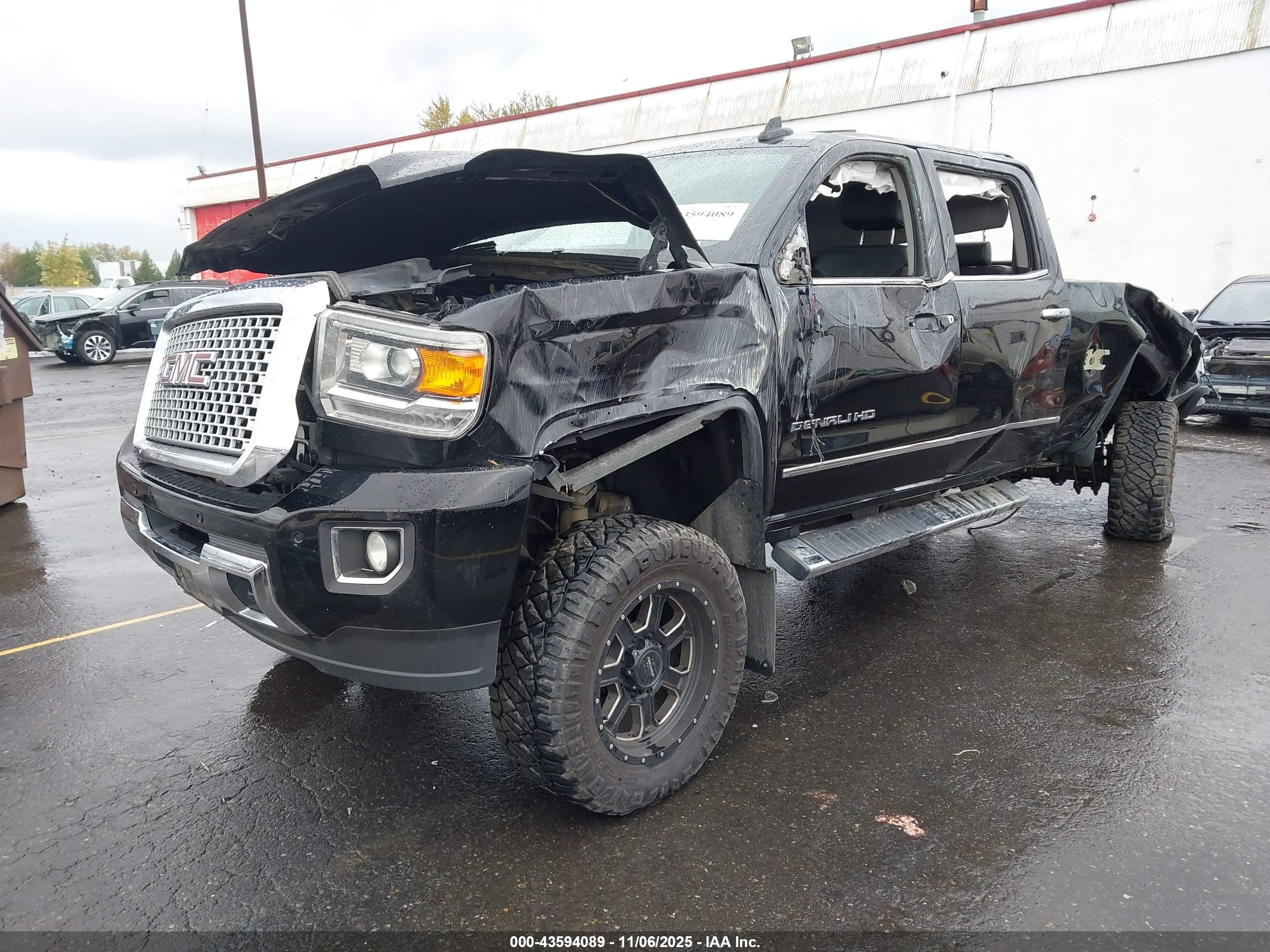 GMC SIERRA image 2