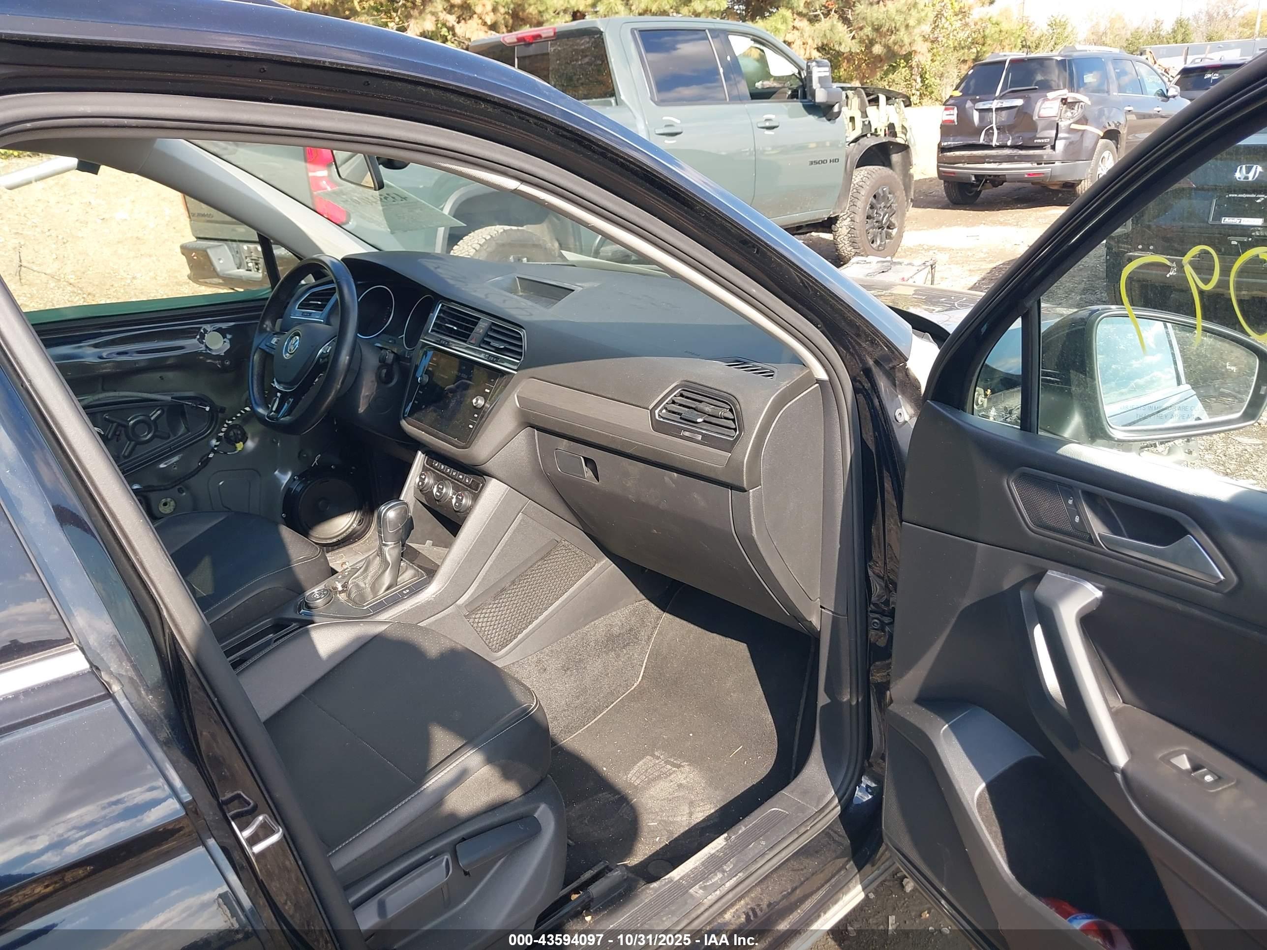 VOLKSWAGEN TIGUAN image 5
