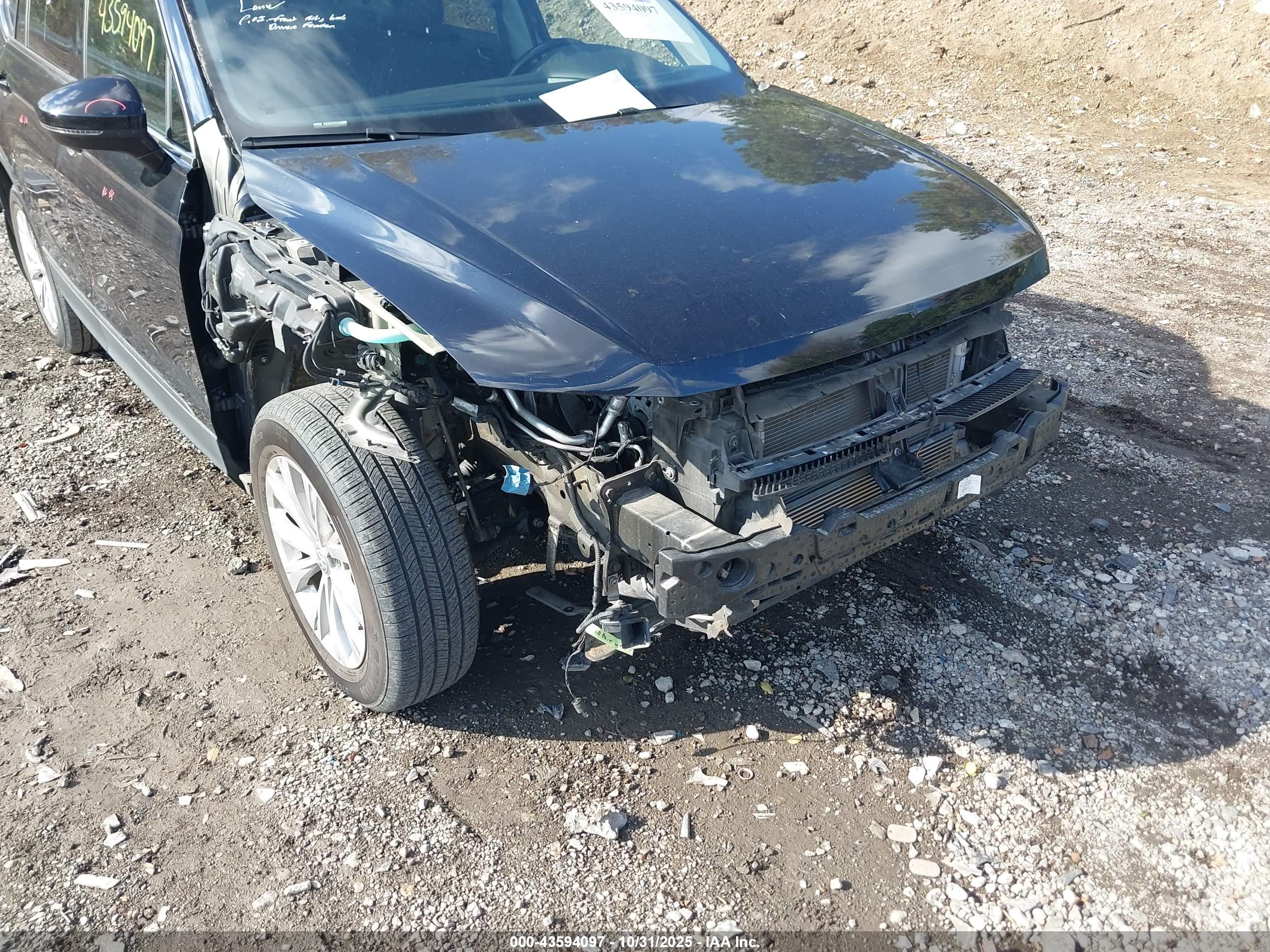 VOLKSWAGEN TIGUAN image 6