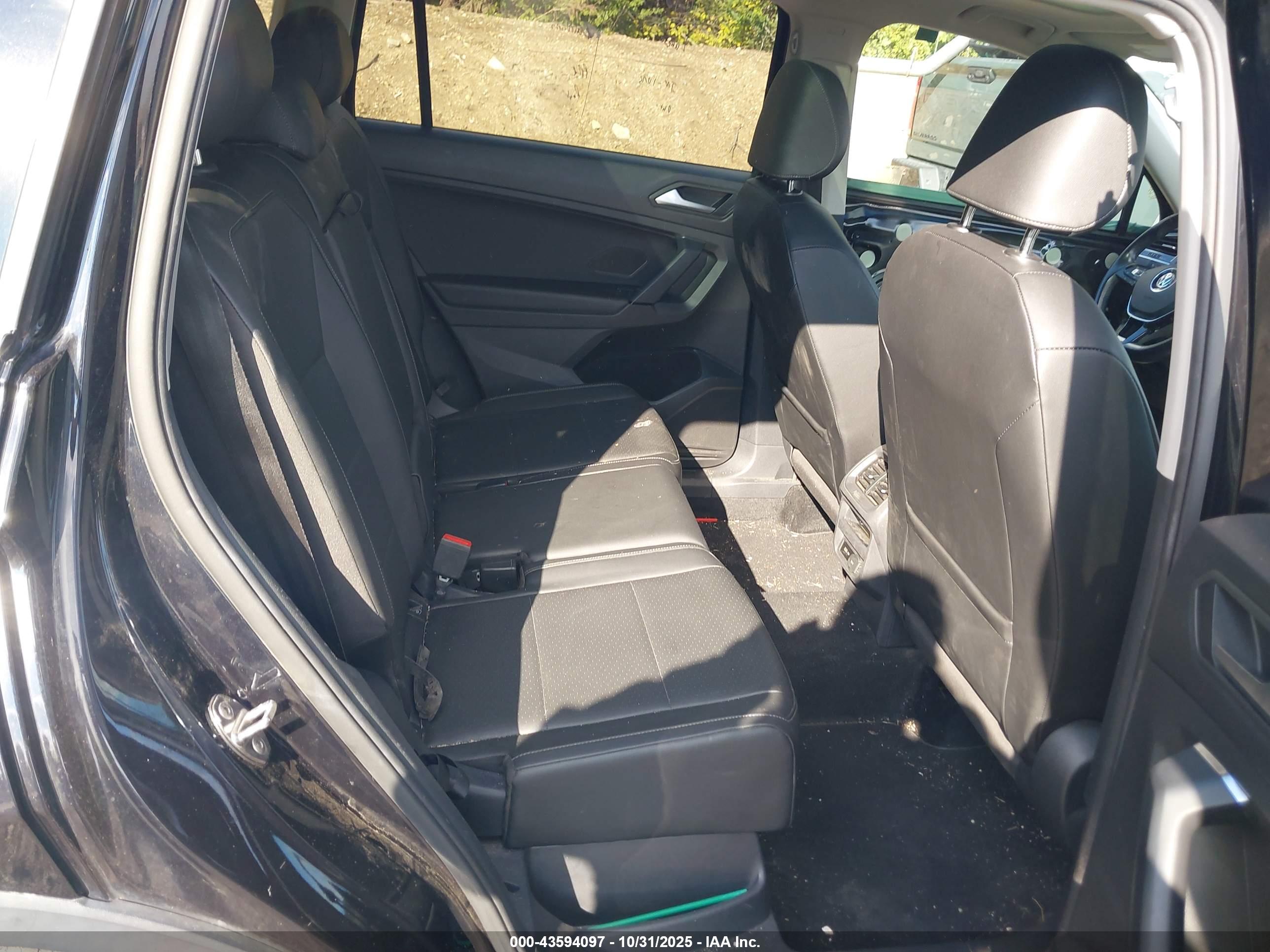 VOLKSWAGEN TIGUAN image 8
