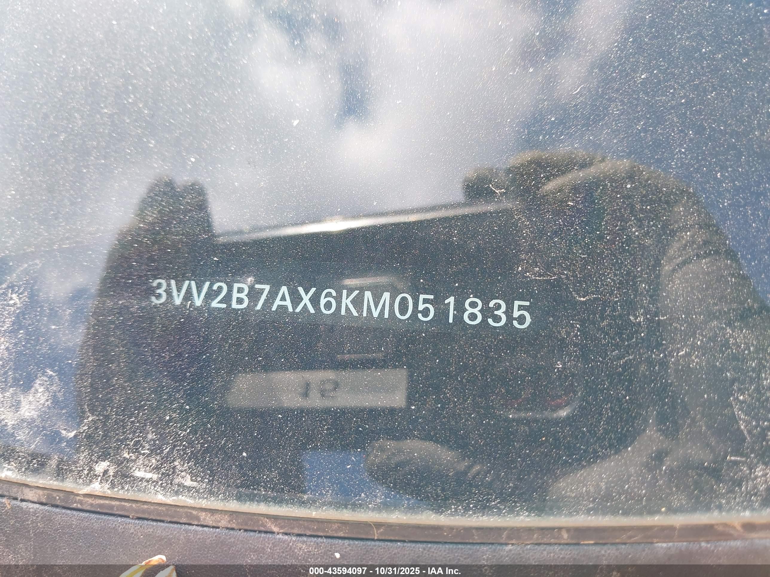 VOLKSWAGEN TIGUAN image 9