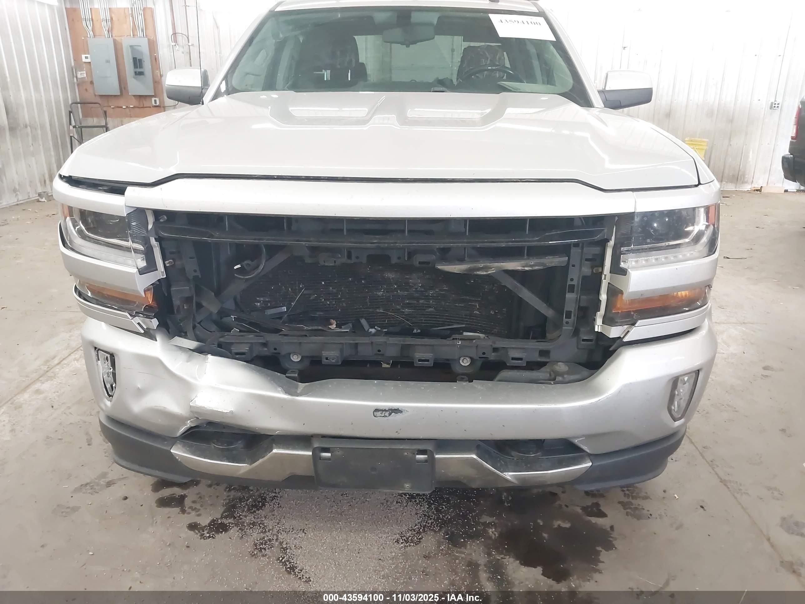 CHEVROLET SILVERADO image 6
