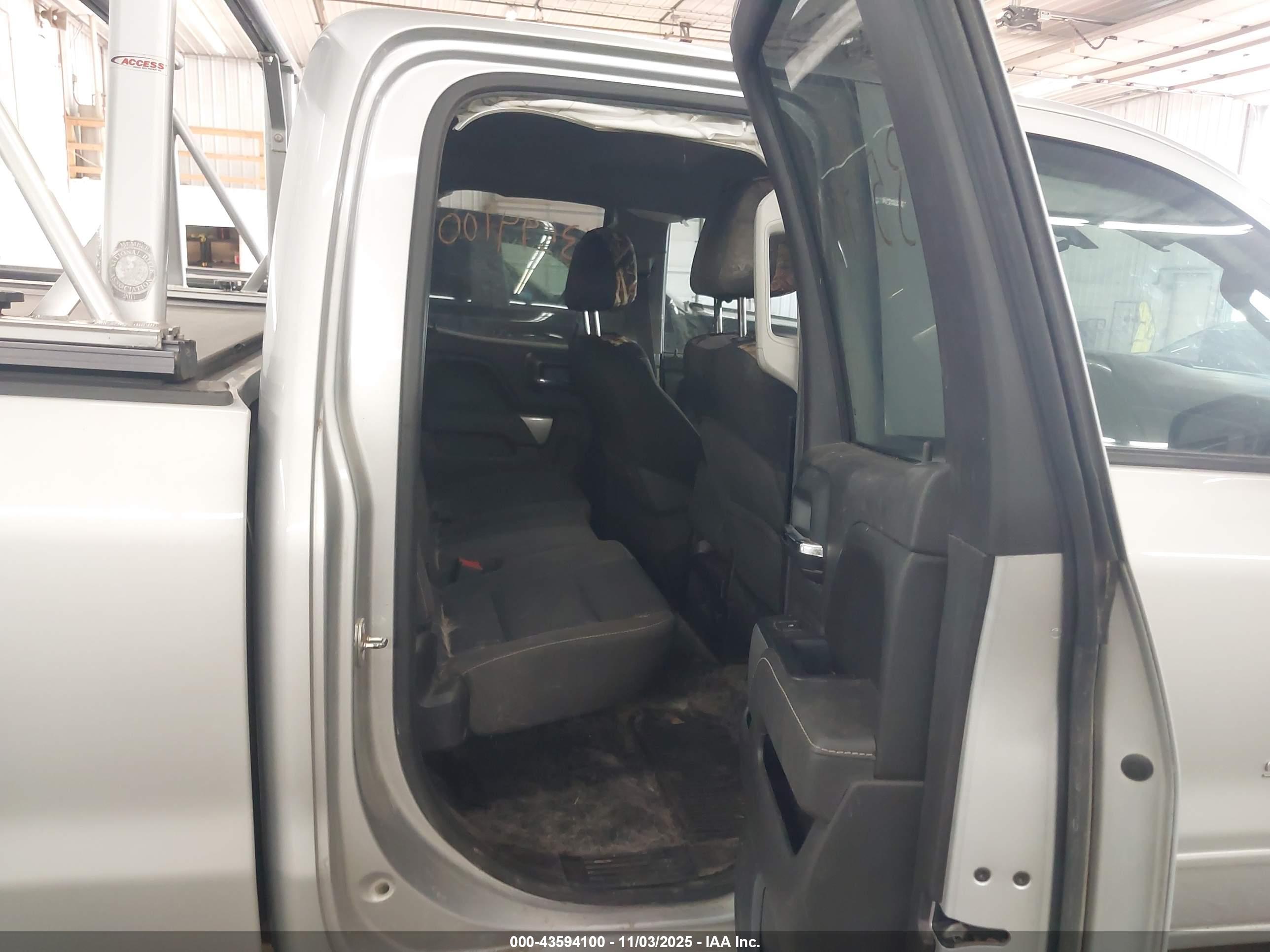CHEVROLET SILVERADO image 8