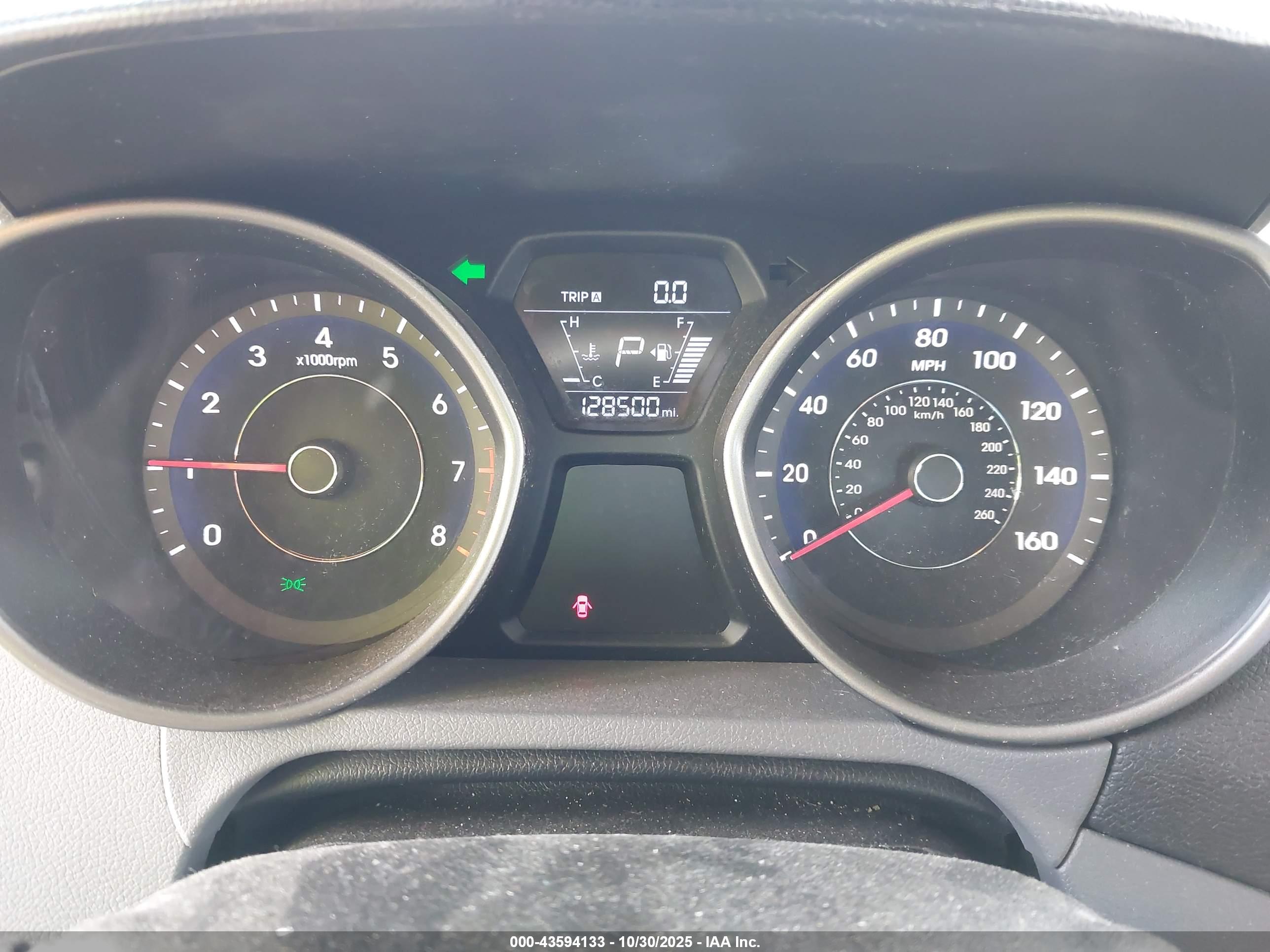 HYUNDAI ELANTRA image 7
