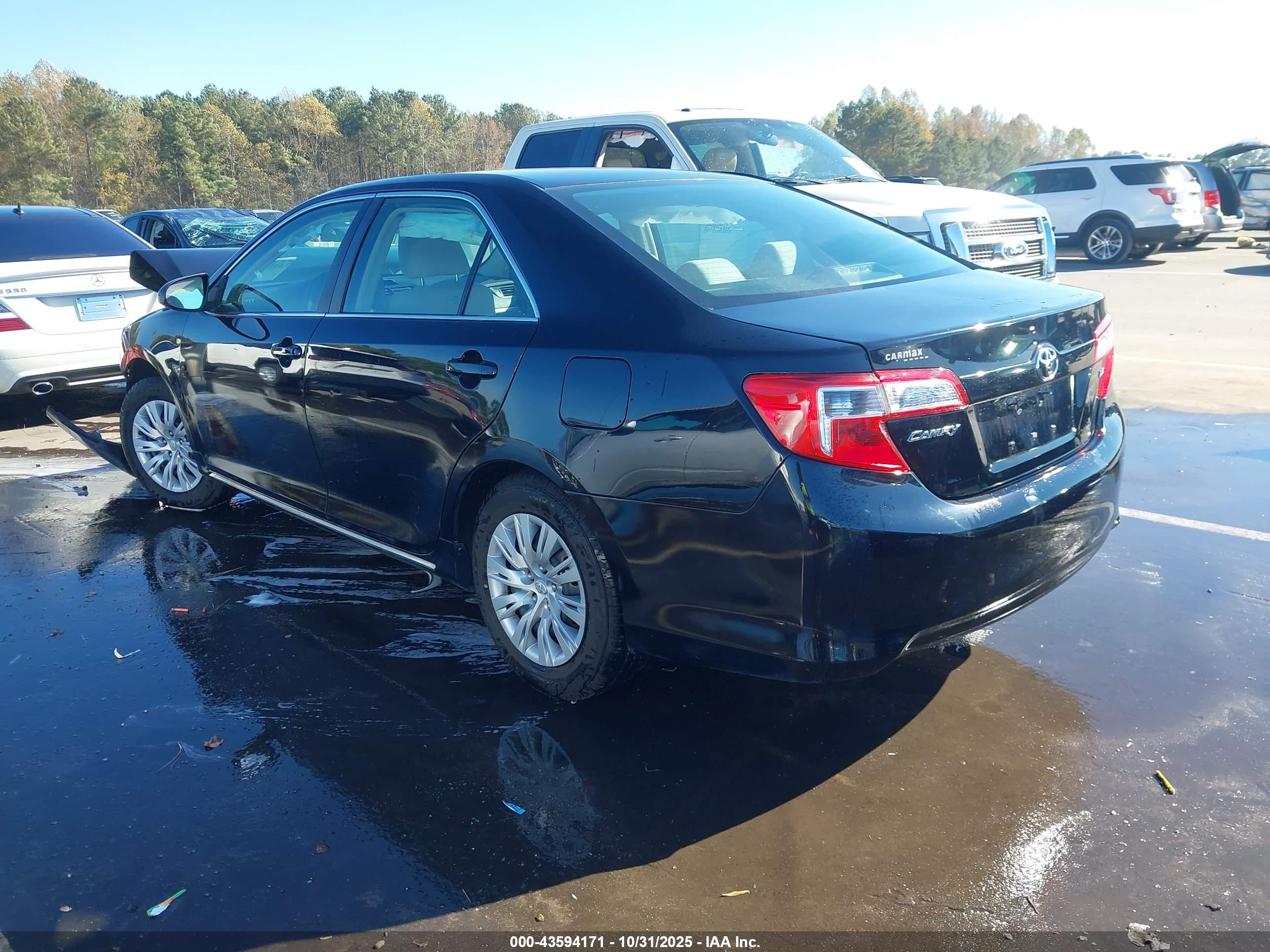 TOYOTA CAMRY image 3