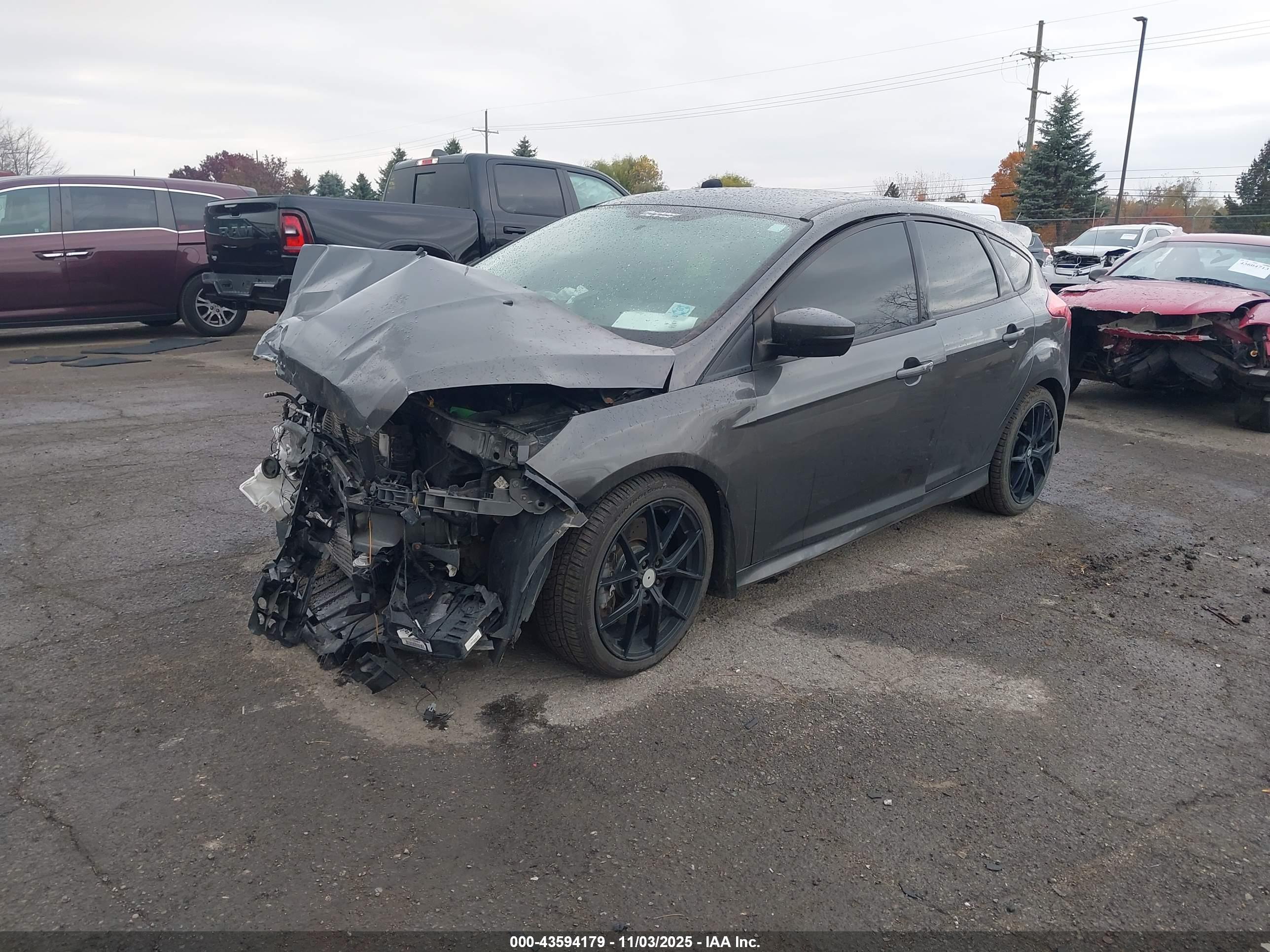 FORD FOCUS image 2