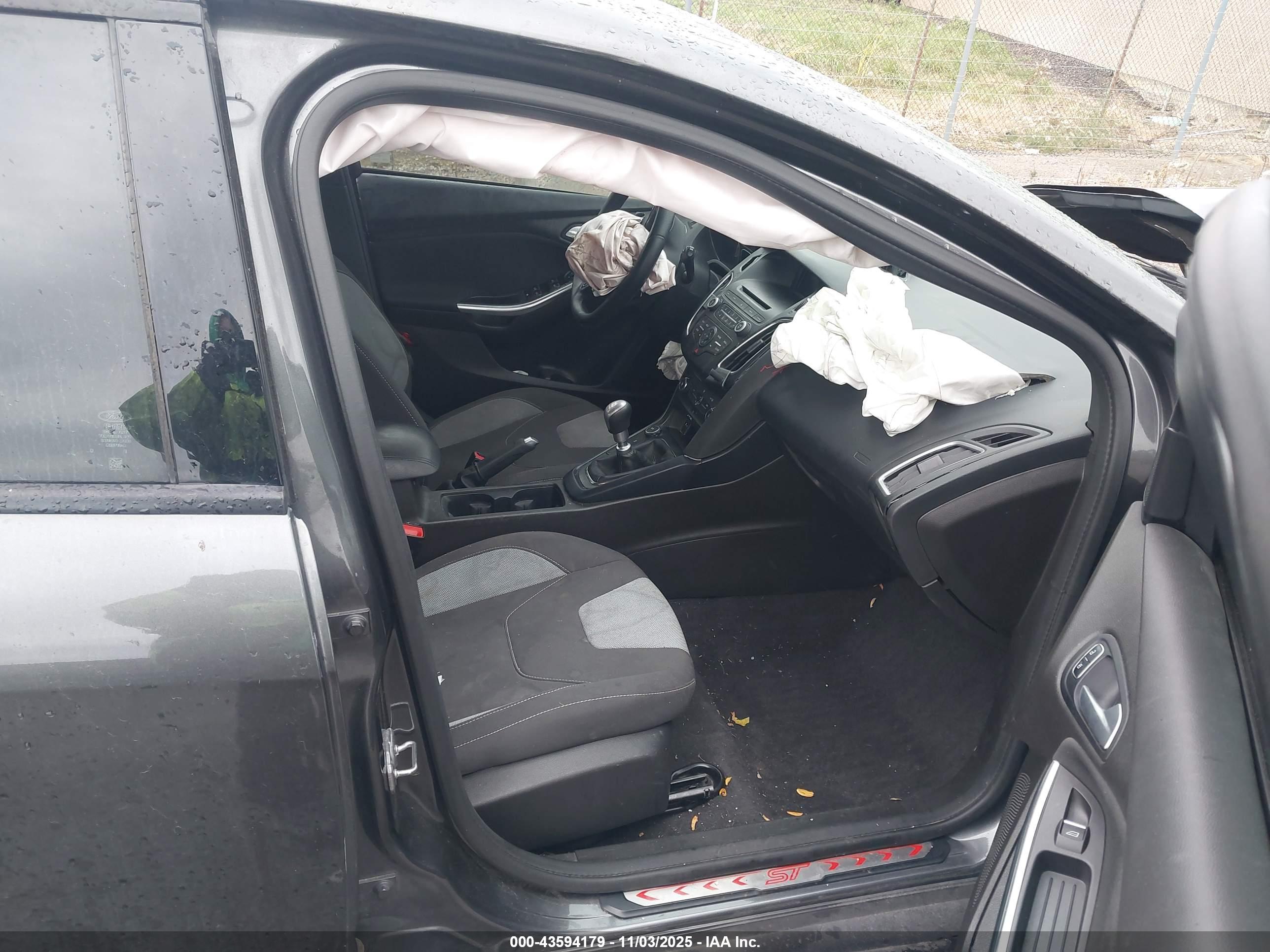 FORD FOCUS image 5