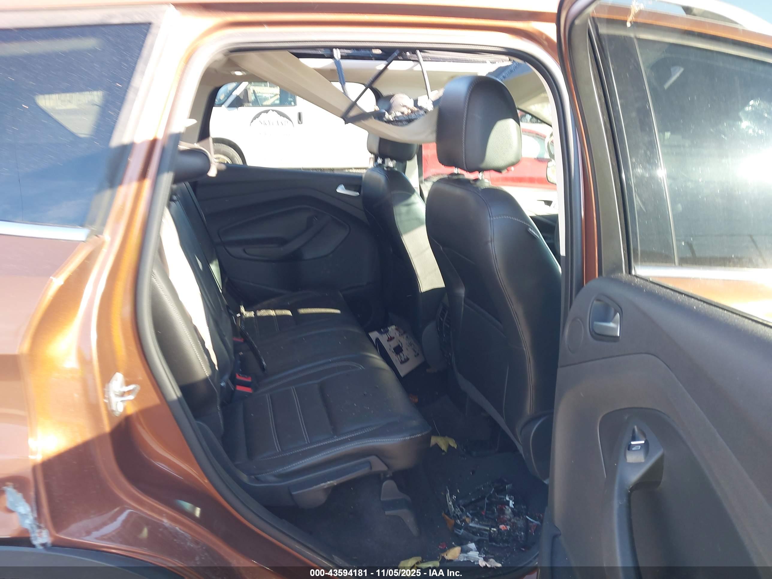 FORD ESCAPE image 8