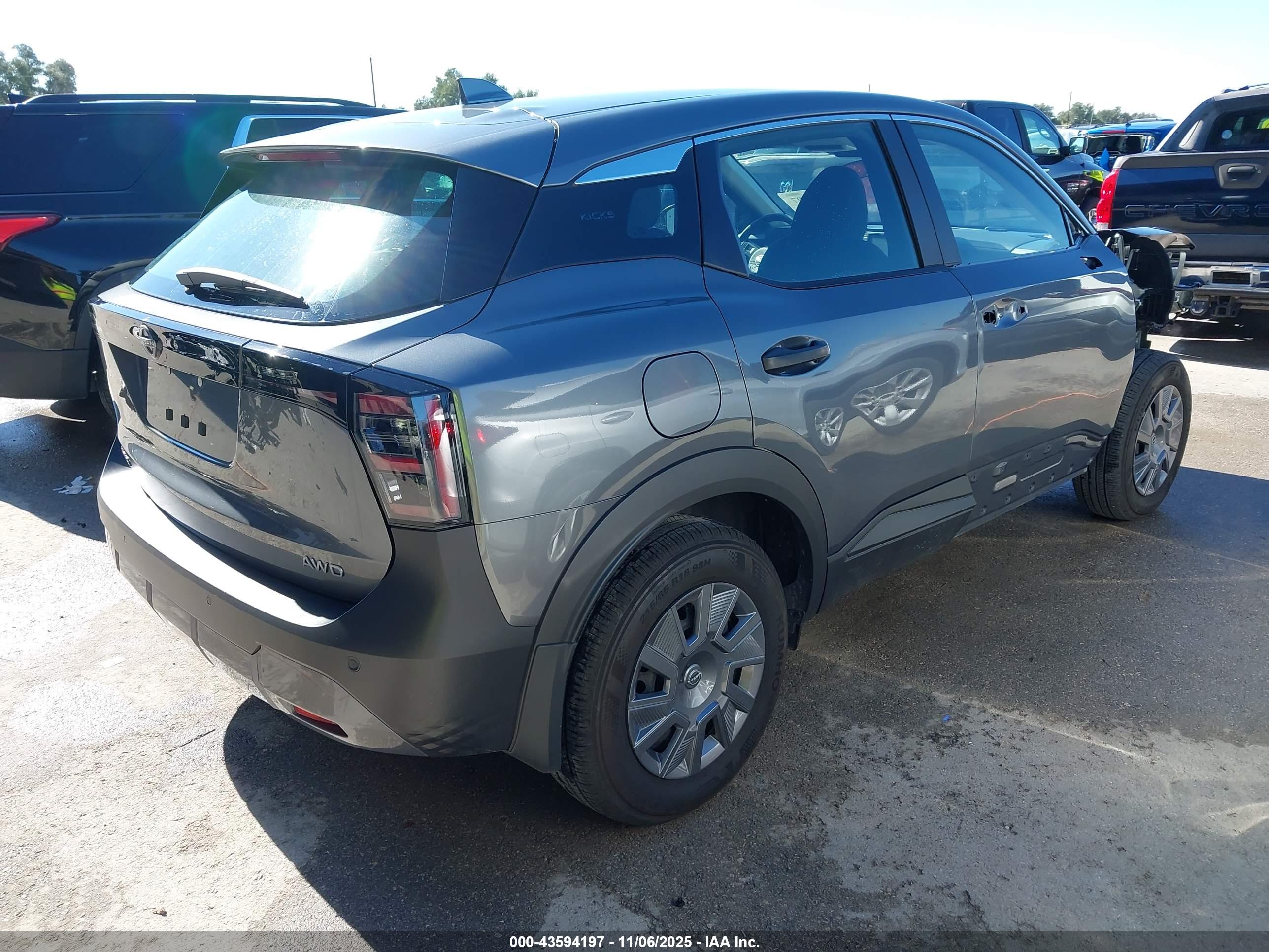 NISSAN KICKS image 4