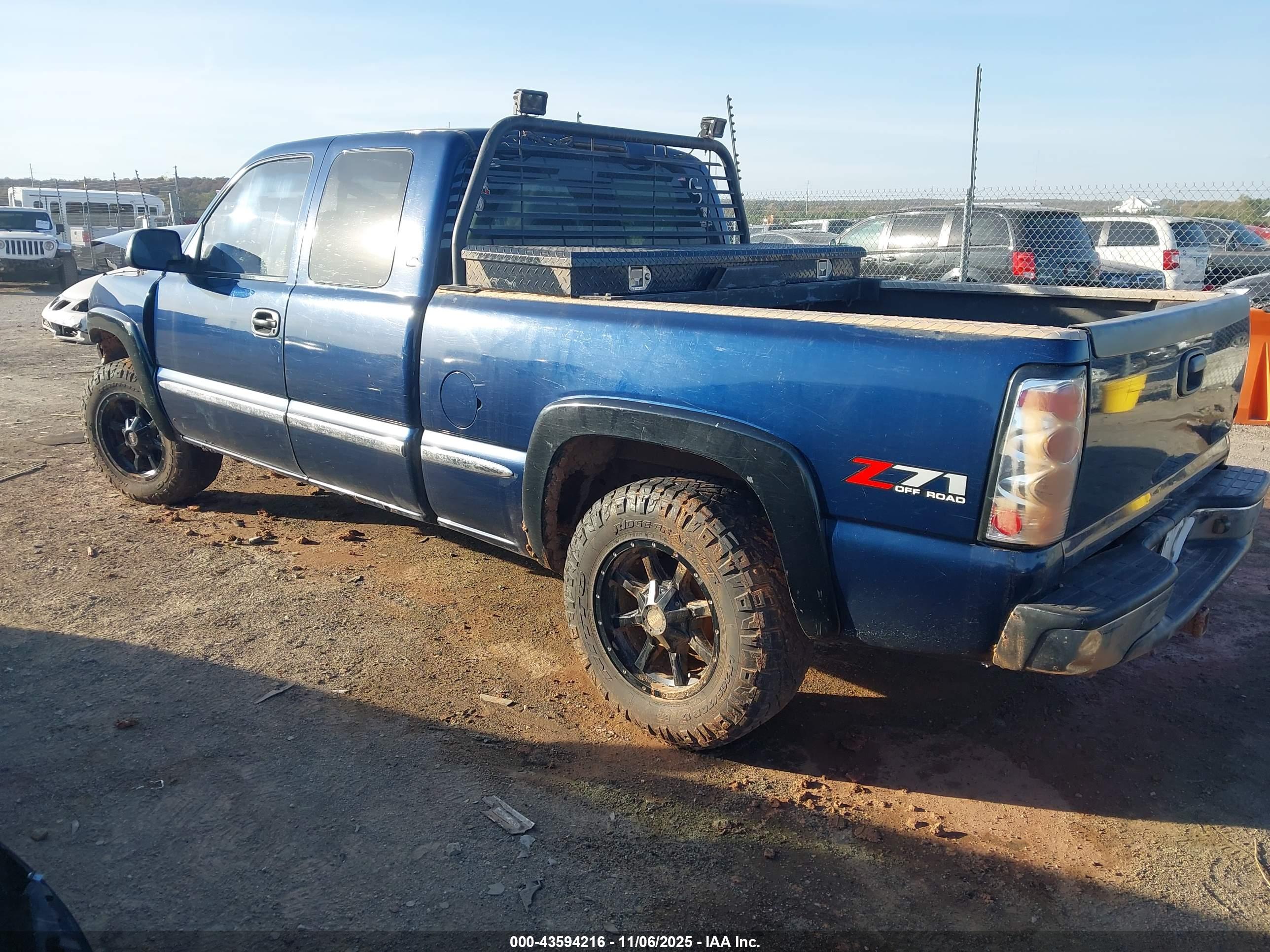 GMC SIERRA image 3