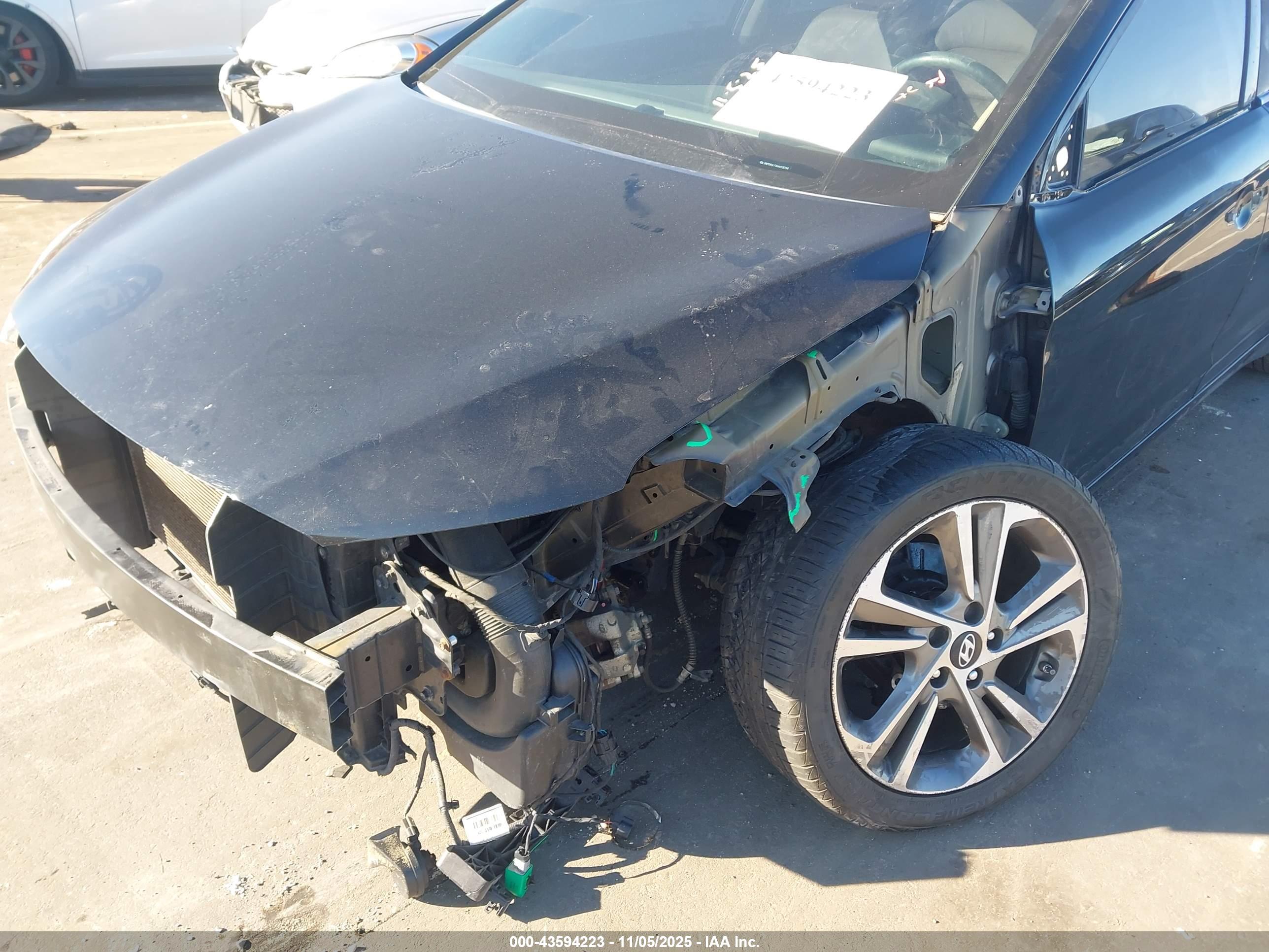HYUNDAI ELANTRA image 6